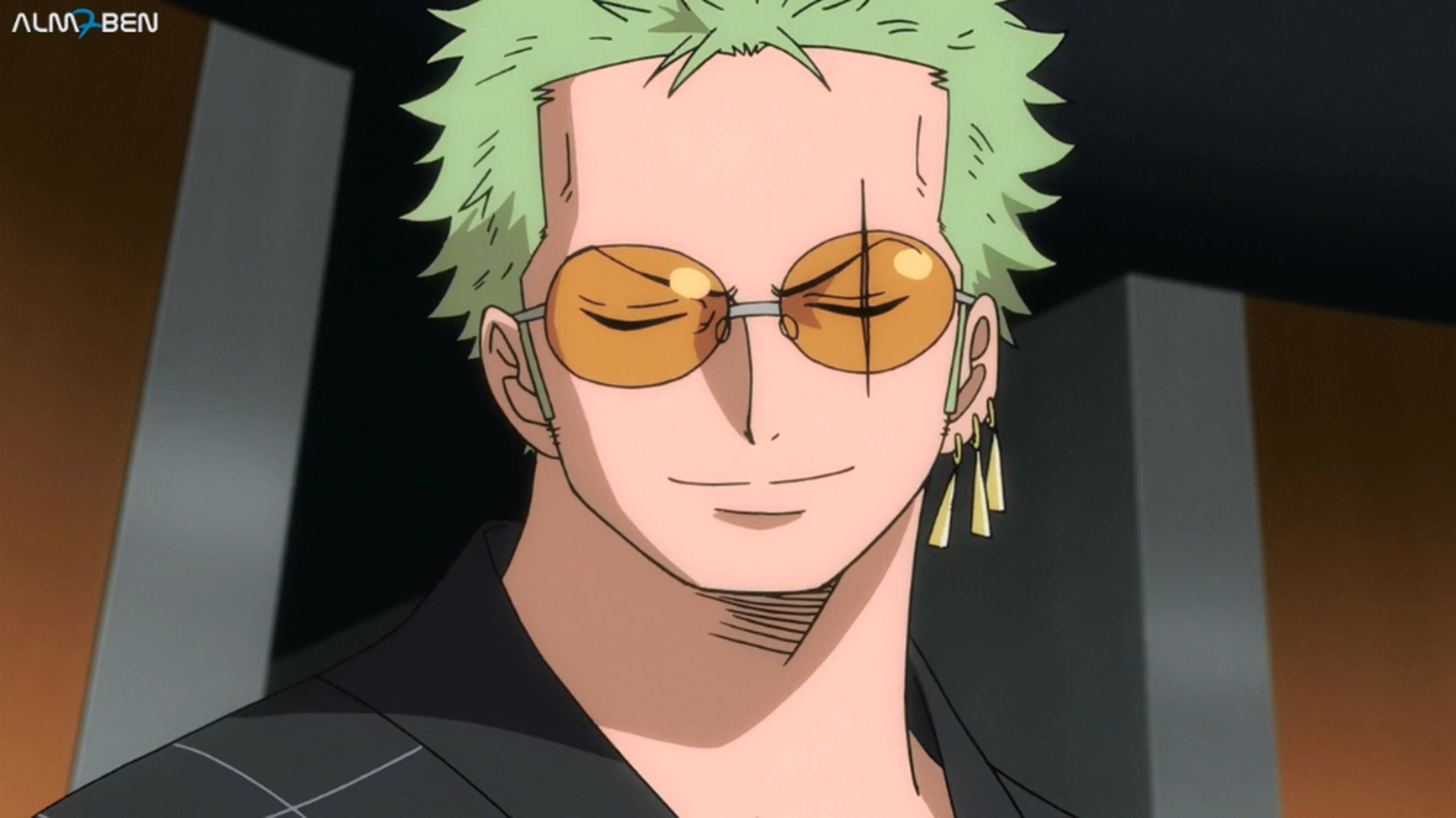 綠髮橙太陽眼鏡的動漫男子微笑 — 索隆 GIF 壁紙