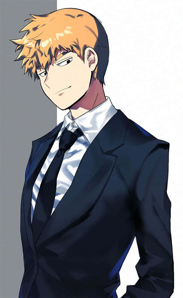 Arataka Reigen 桌布 壁紙 — 一個自信的動漫男性，擁有尖刺的橙色頭髮，穿著利落的黑色西裝，背景是簡約的灰色和白色。