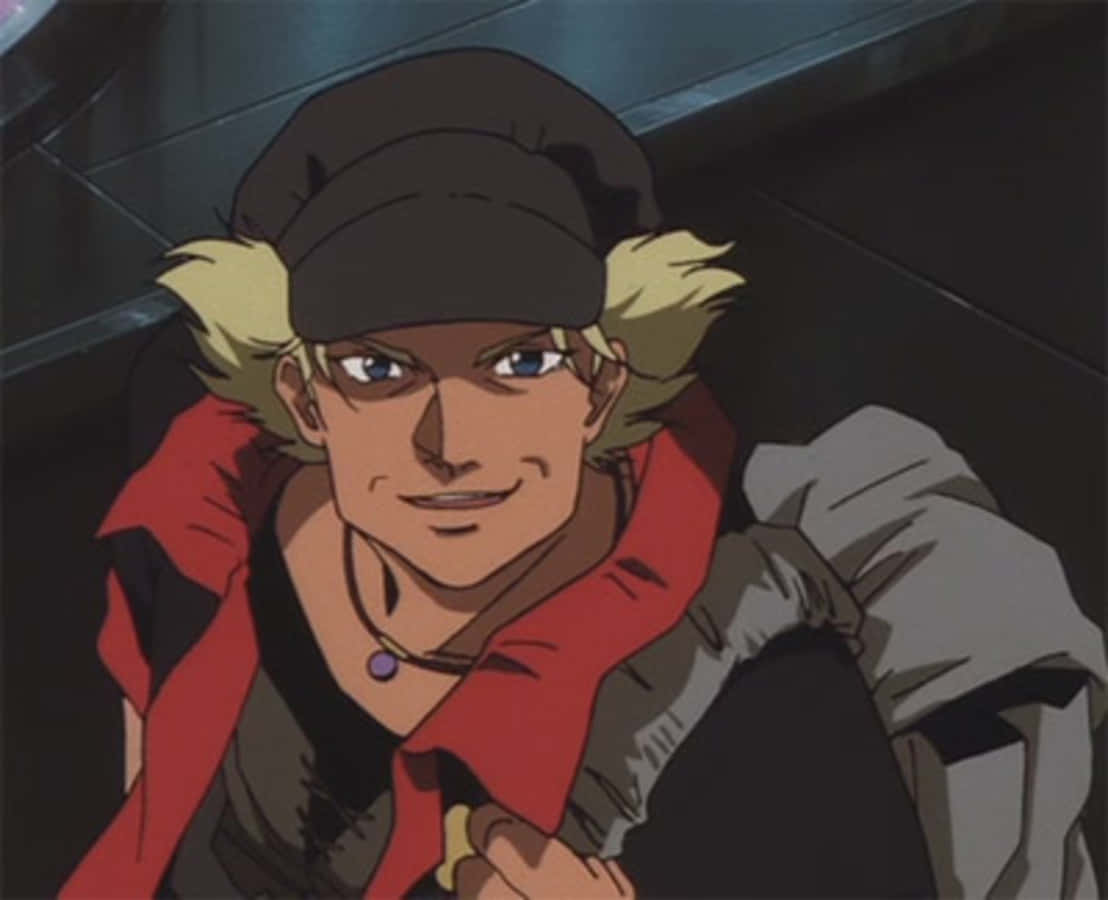 Cowboy Bebop Vt 桌布 壁紙 — 一個自信的動漫角色，金髮戴黑色帽子，穿著紅色外套，在昏暗的城市環境中微笑。