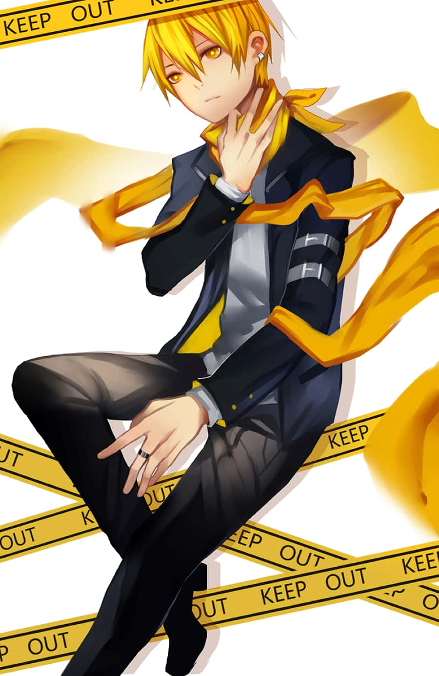 Masaomi Kida 桌布 壁紙 — 一個自信的動畫男孩，金色頭髮和眼睛，坐在黃色警示膠帶上，穿著黑色和黃色的服裝。