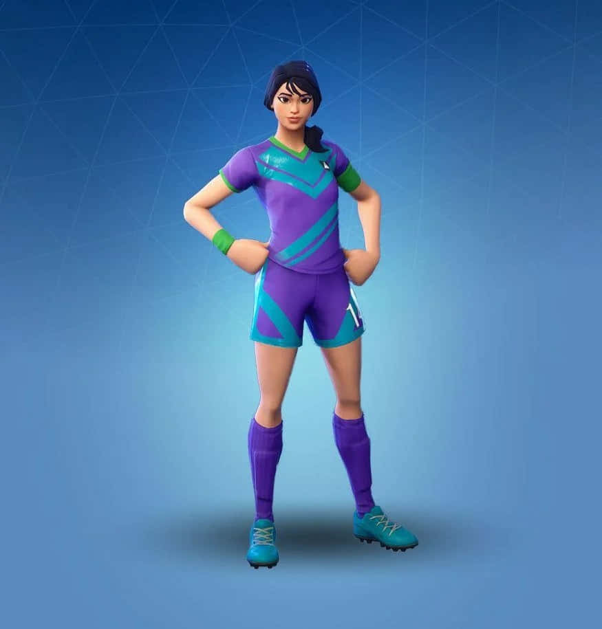 Sweaty Soccer Skin 桌布 壁紙 — 一個自信的女性Fortnite角色，身穿紫色和藍綠色橄欖球裝備，雙手叉腰站在藍色漸變背景前。