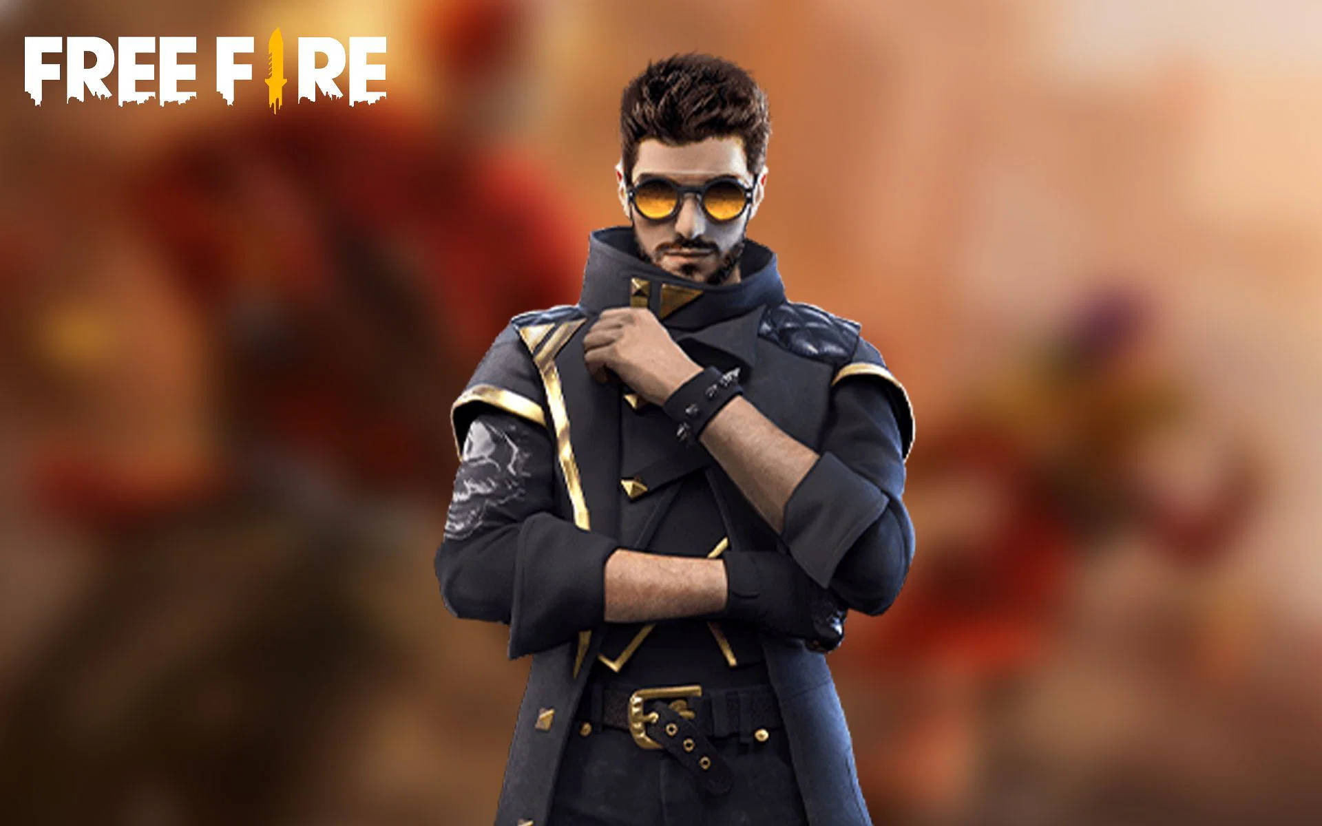 Free Fire Dj Alok 桌布 壁紙 — 一個自信的遊戲玩家，身穿深藍色和金色風衣，戴著黃色太陽眼鏡，站在模糊的火熱背景前。