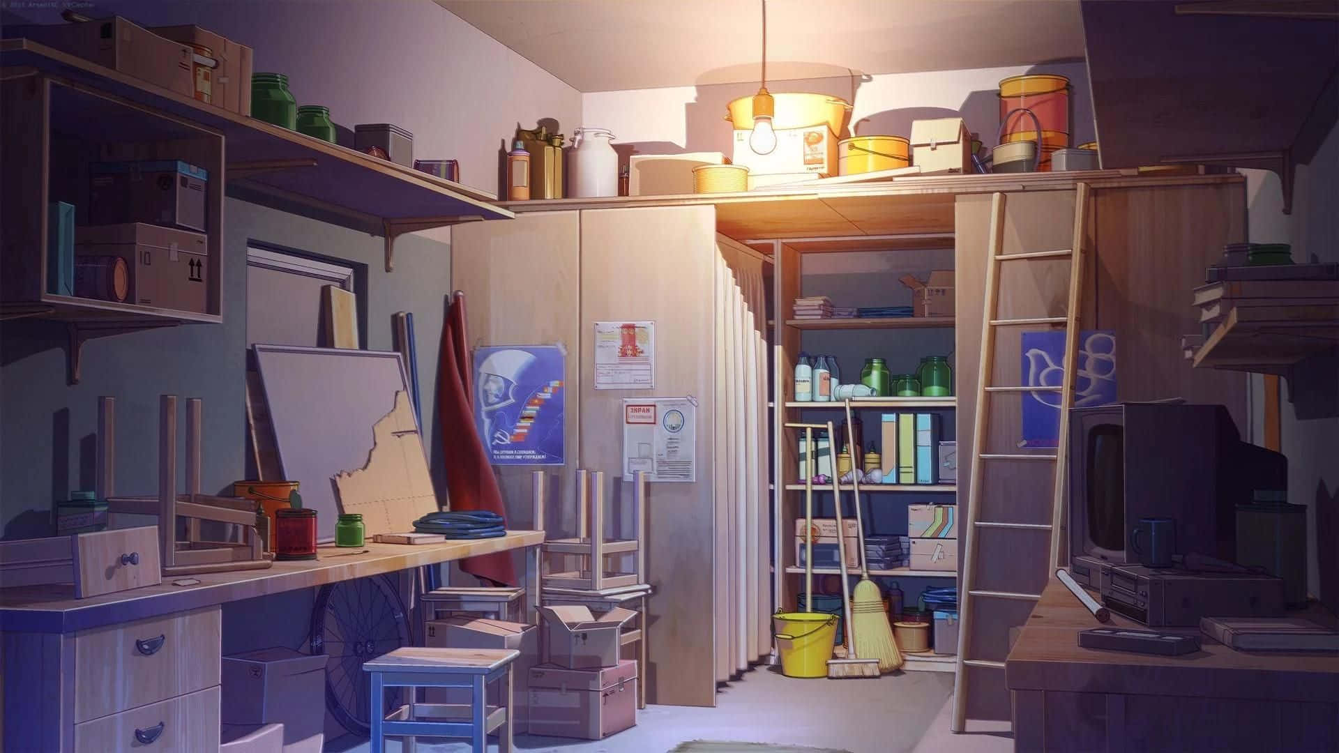 Aesthetic Anime Bedroom 桌布 壁紙 — 一個舒適雜亂的閣樓工作室，沐浴在溫暖的燈光下，有木架、工具和復古電視。