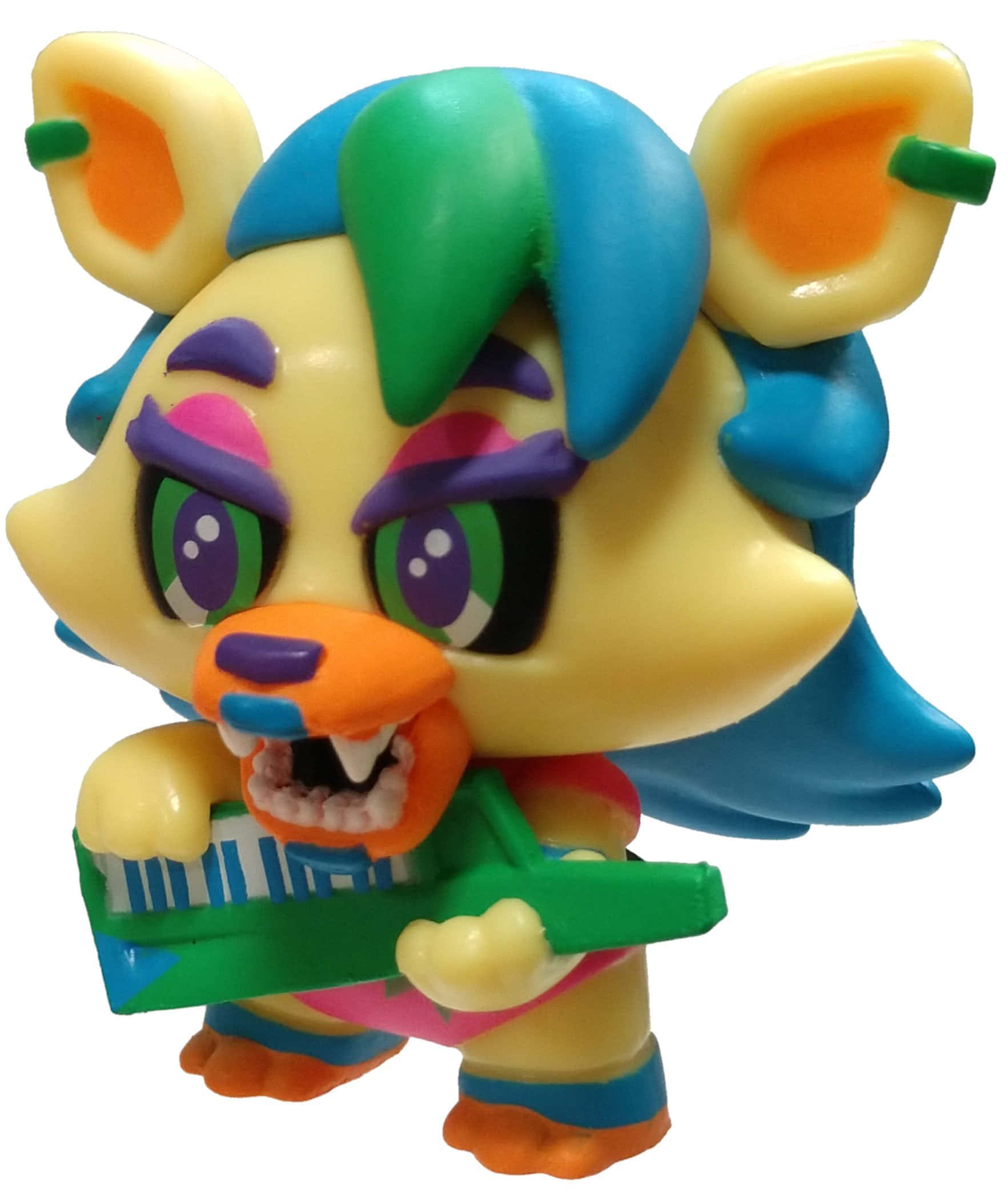 Roxanne Wolf 桌布 壁紙 — 一個色彩繽紛的塑膠玩具公仔，造型為一隻風格化的黃色貓咪角色，擁有藍綠色頭髮，手持一把綠色吉他。