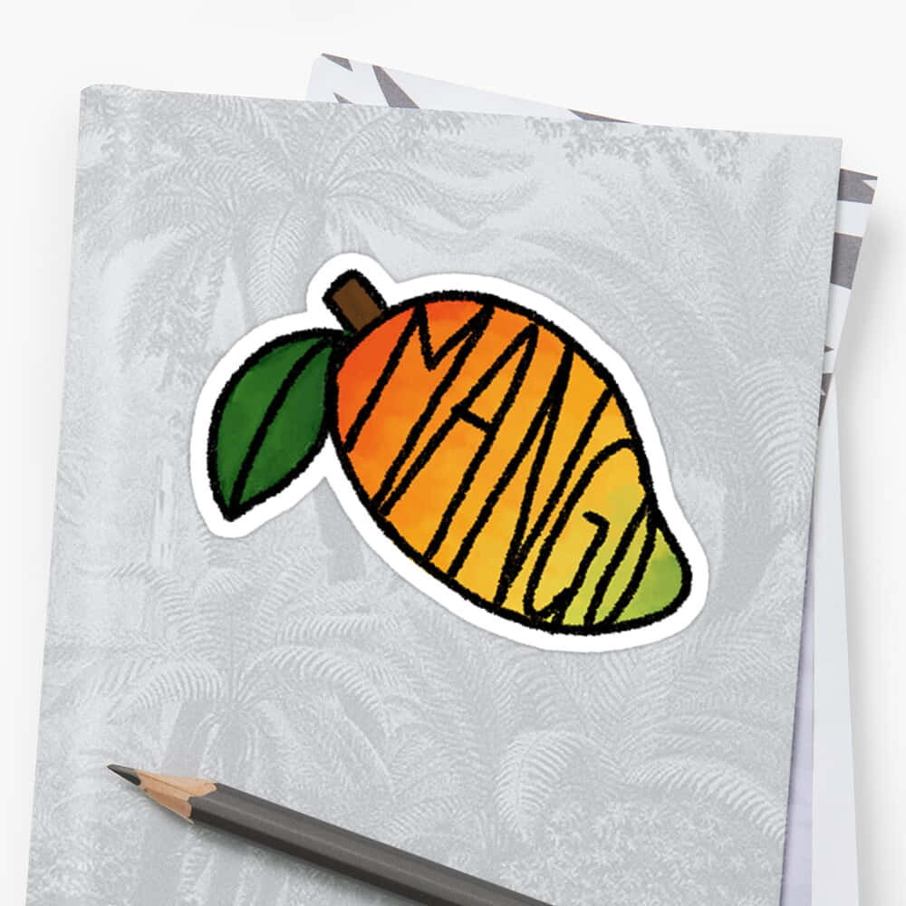 Mango 桌布 壁紙 — 一個色彩繽紛的芒果插圖貼紙，帶有粗黑線條和漸變色調，放在圖案筆記本上，旁邊有一支鉛筆。