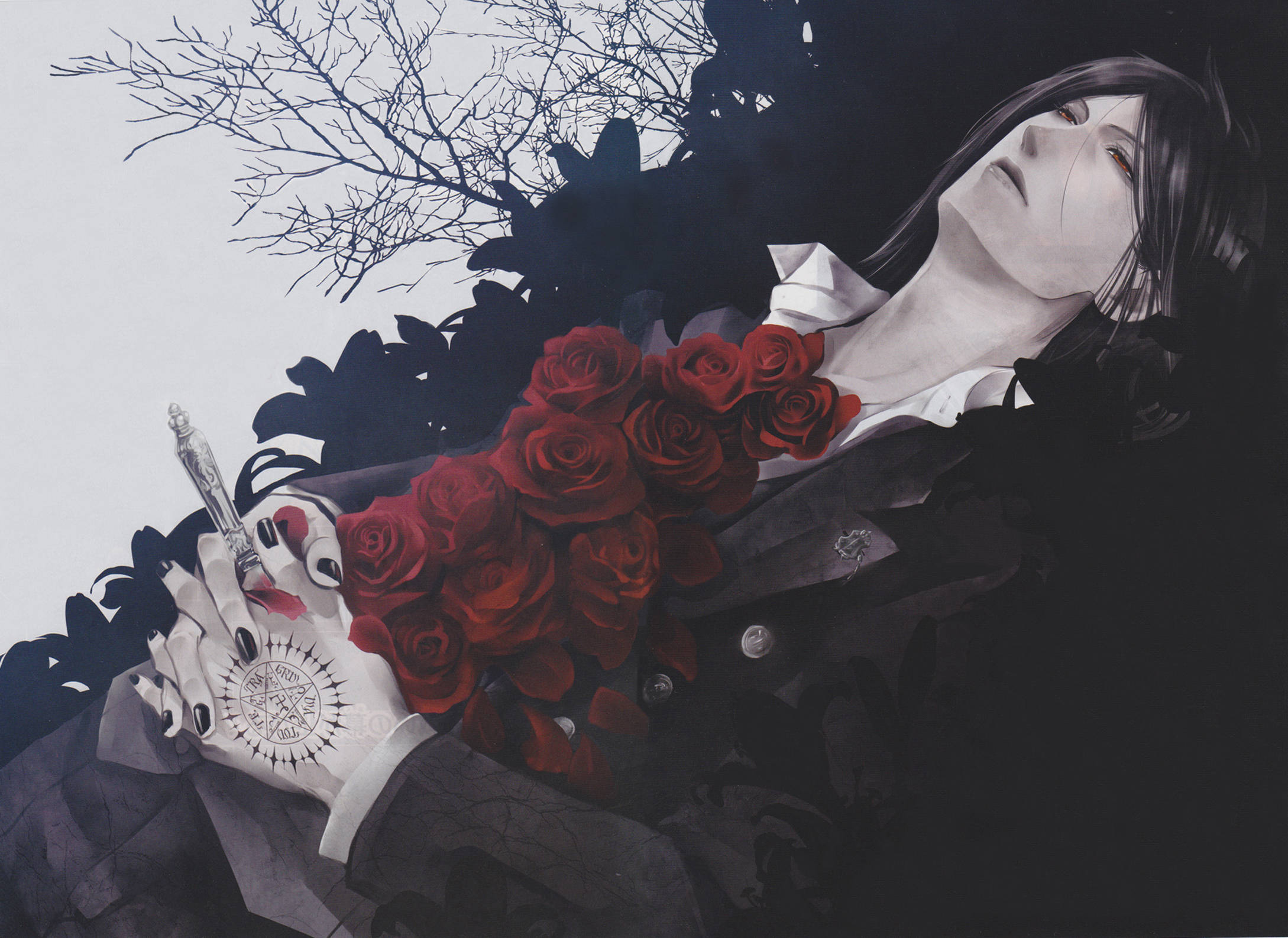 Black Butler 桌布 壁紙 — 一個蒼白的動漫人物在黑暗的樹葉中斜倚，緊握著紅玫瑰和一把帶有指南針狀徽章的匕首。