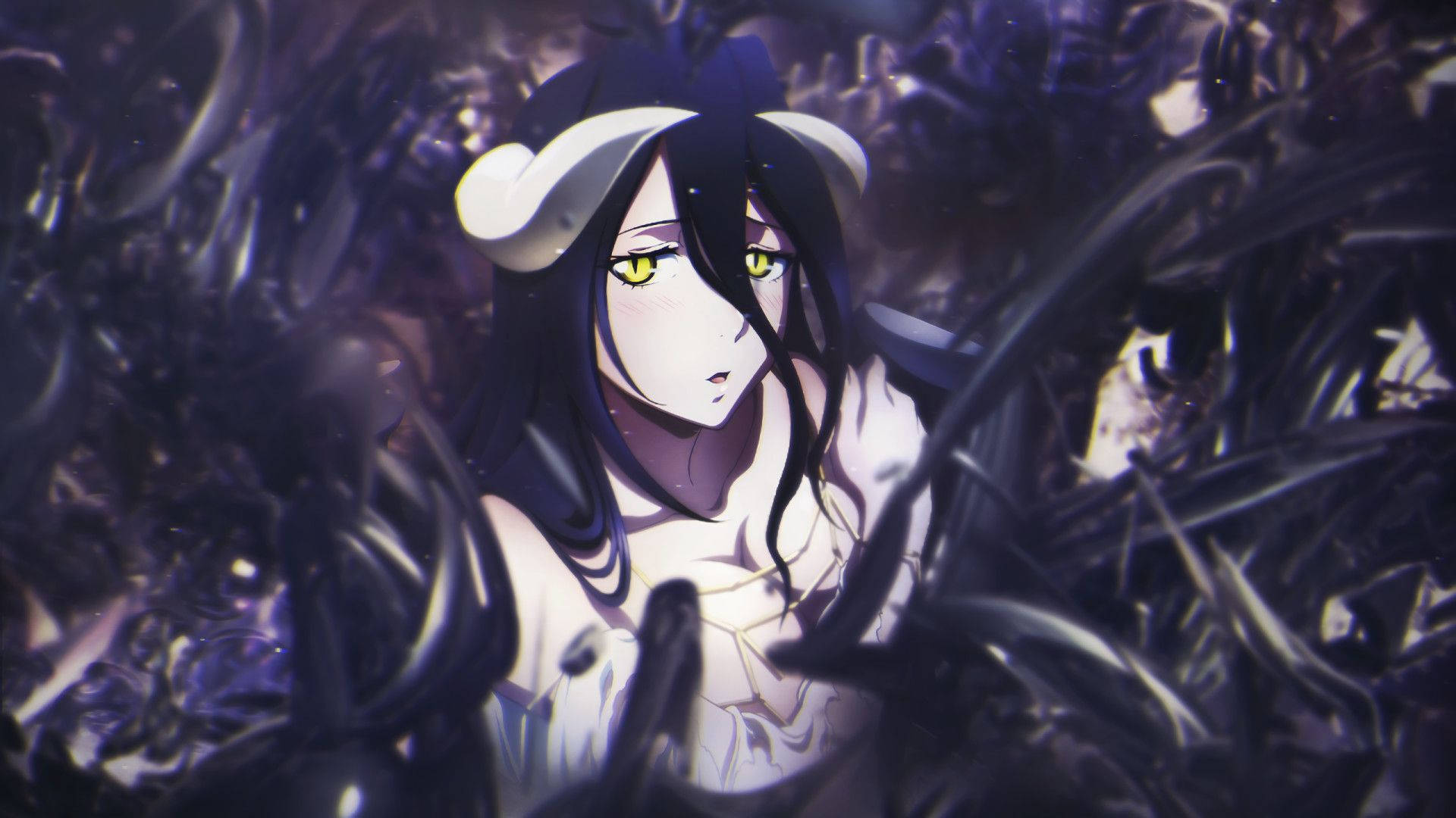 Overlord 桌布 壁紙 — 一個蒼白的動漫女孩，有著發光的黃色眼睛和白色角，透過黑暗旋轉的觸手在陰暗的紫色虛空中凝視。