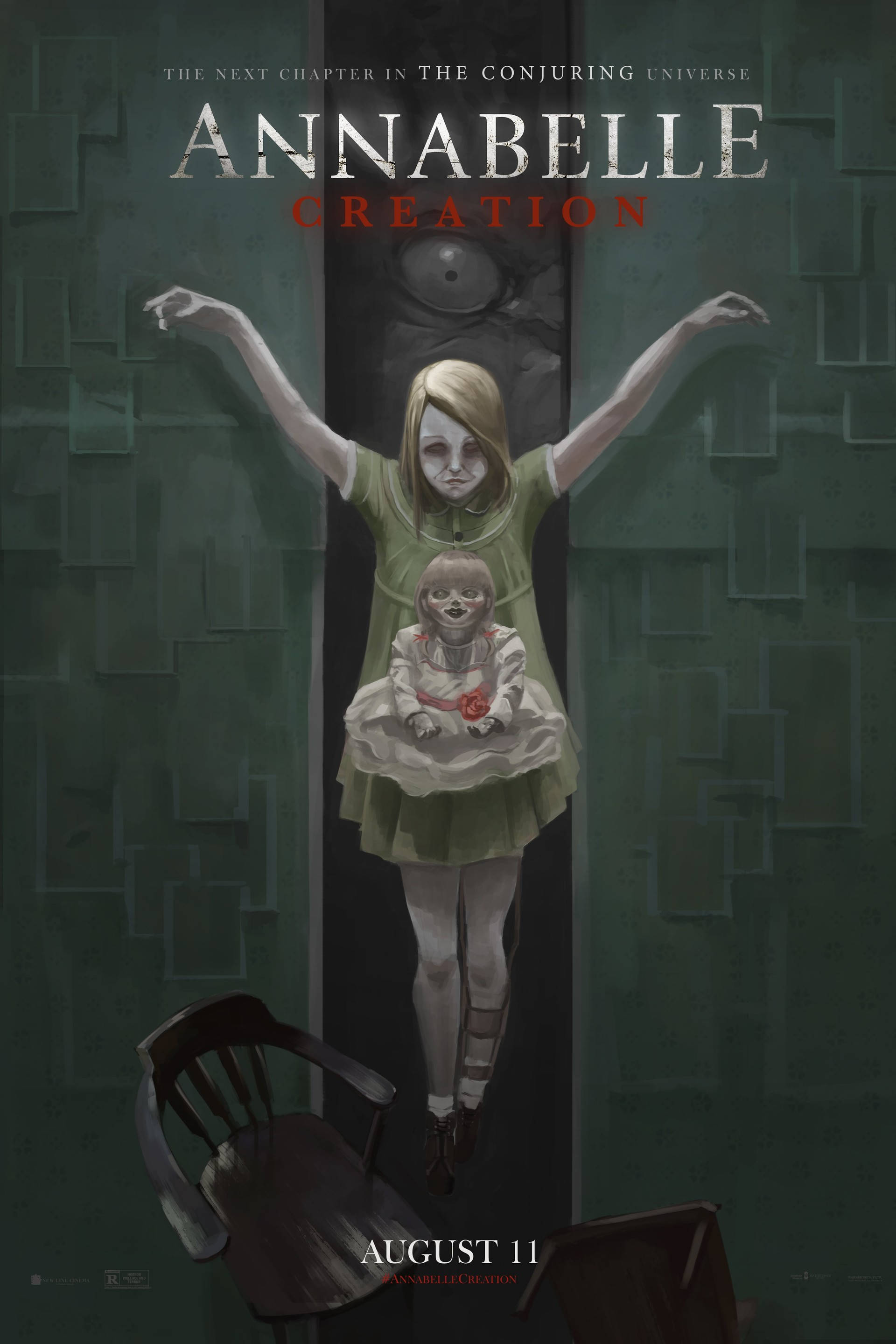 Annabelle 桌布 壁紙 — 一個蒼白的女孩穿著綠色連衣裙，舉起雙臂漂浮著，手中拿著一個娃娃，一個陰影般的眼睛從上方注視著。