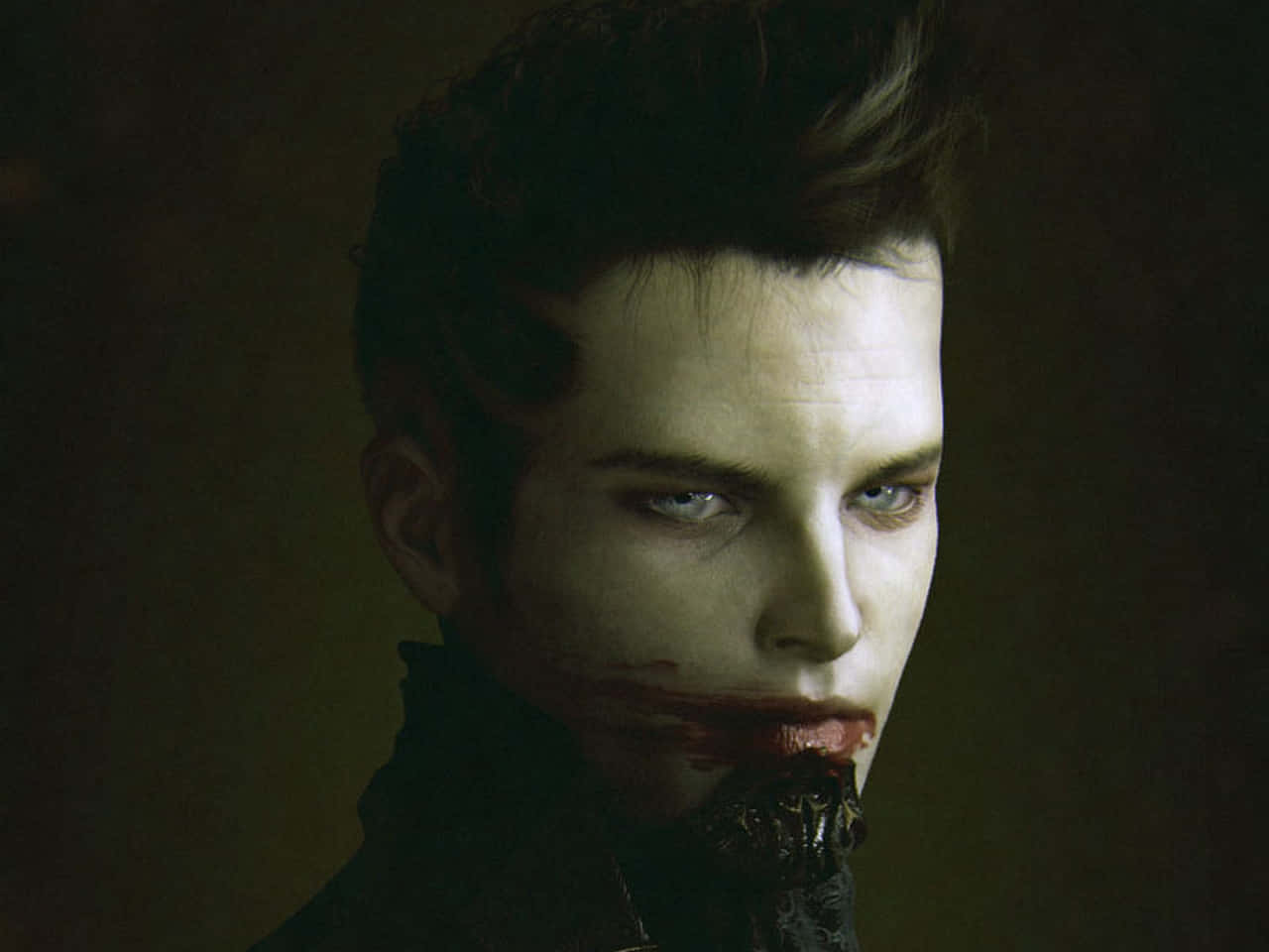 Dark Vampire 桌布 壁紙 — 一個蒼白的男人，嘴唇沾滿鮮血，在黑暗的背景下強烈地凝視著。