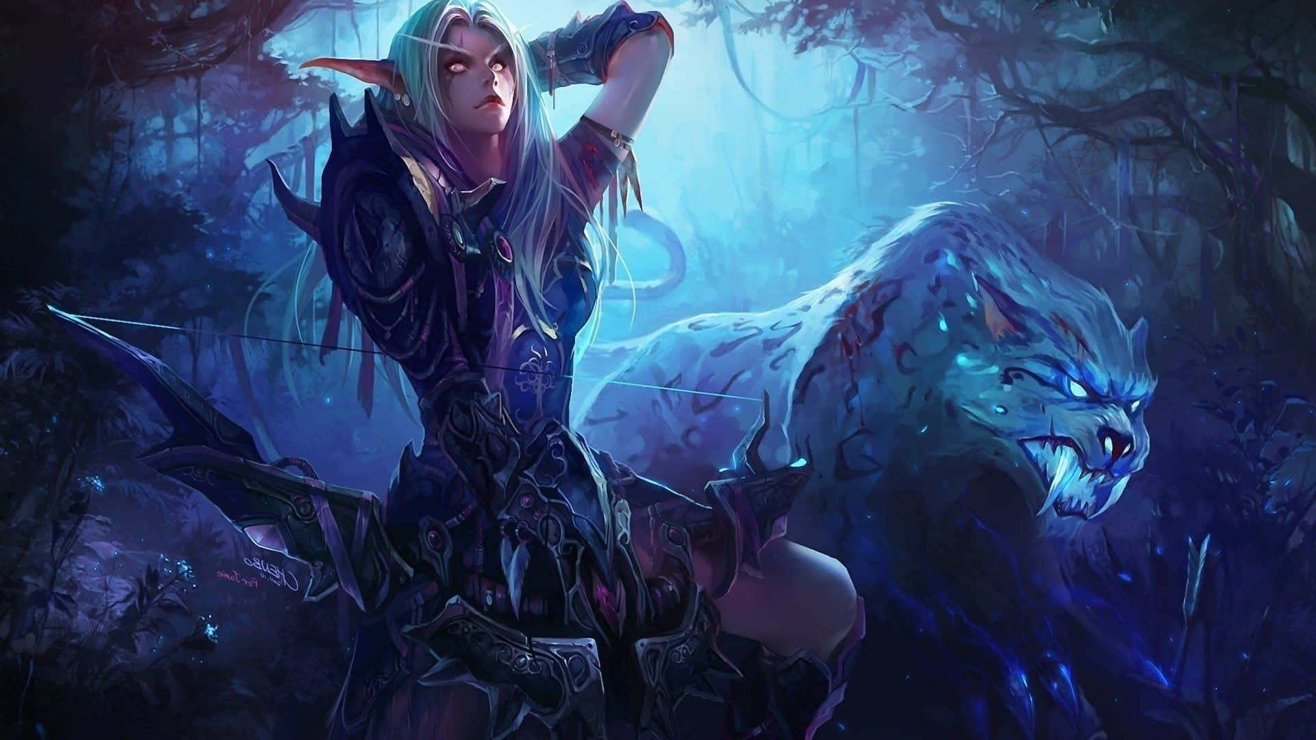 World Of Warcraft 1920x1080 桌布 壁紙 — 一個蒼白的精靈，眼睛發光，騎著一頭幽靈般的藍色黑豹，穿過霧氣瀰漫、月光照耀的森林。