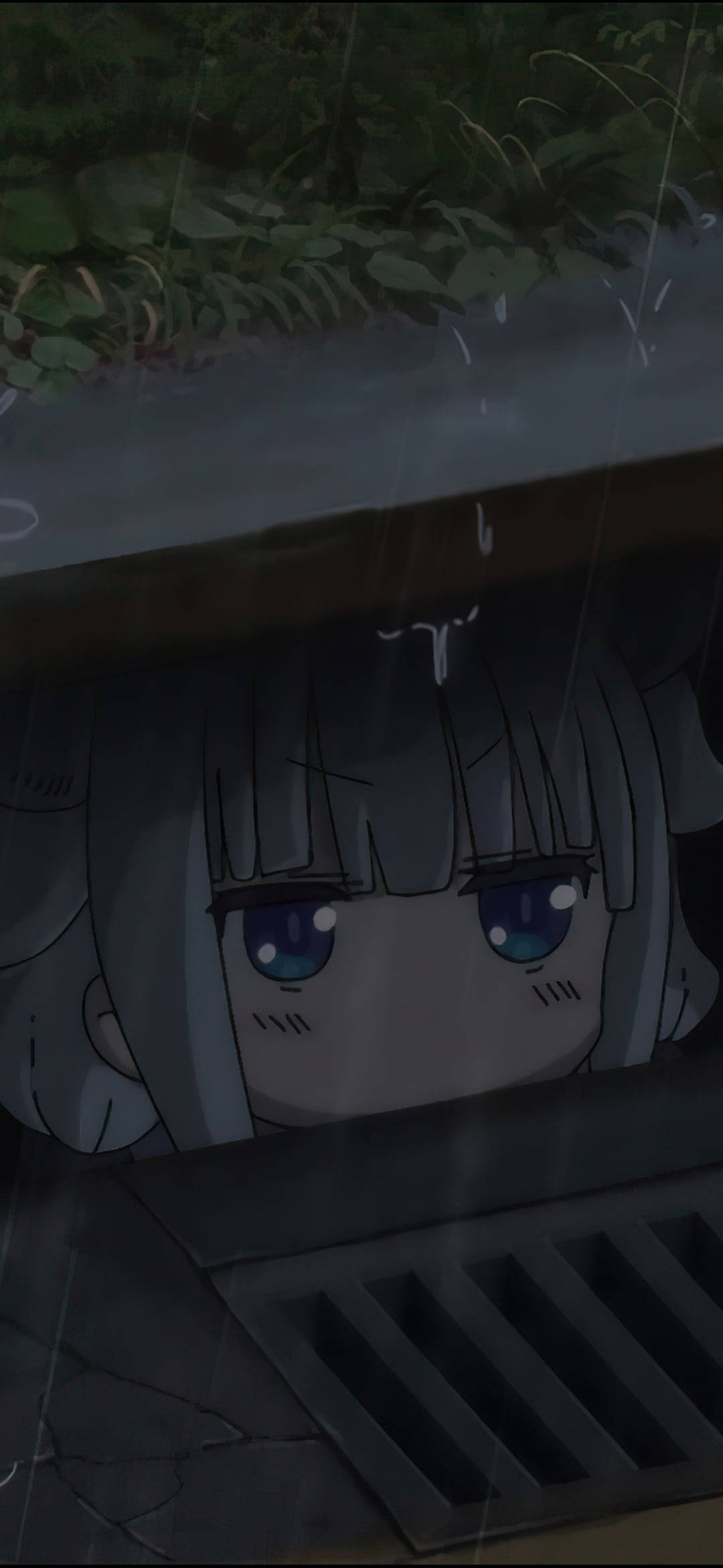 動漫女孩 桌布 壁紙 — 一個藍眼睛的悲傷動漫女孩從被雨淋濕的屋簷下探出頭來，雨滴在她周圍落下。