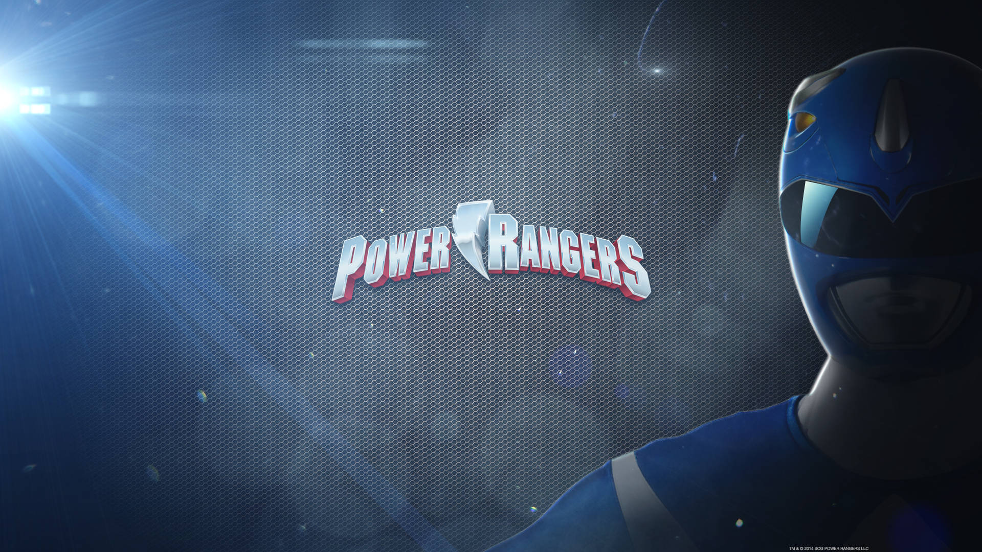 Power 桌布 壁紙 — 一個藍色Power Ranger站在陰影中，背景是深藍色紋理，帶有發光的光線和標誌性的Power Rangers標誌。