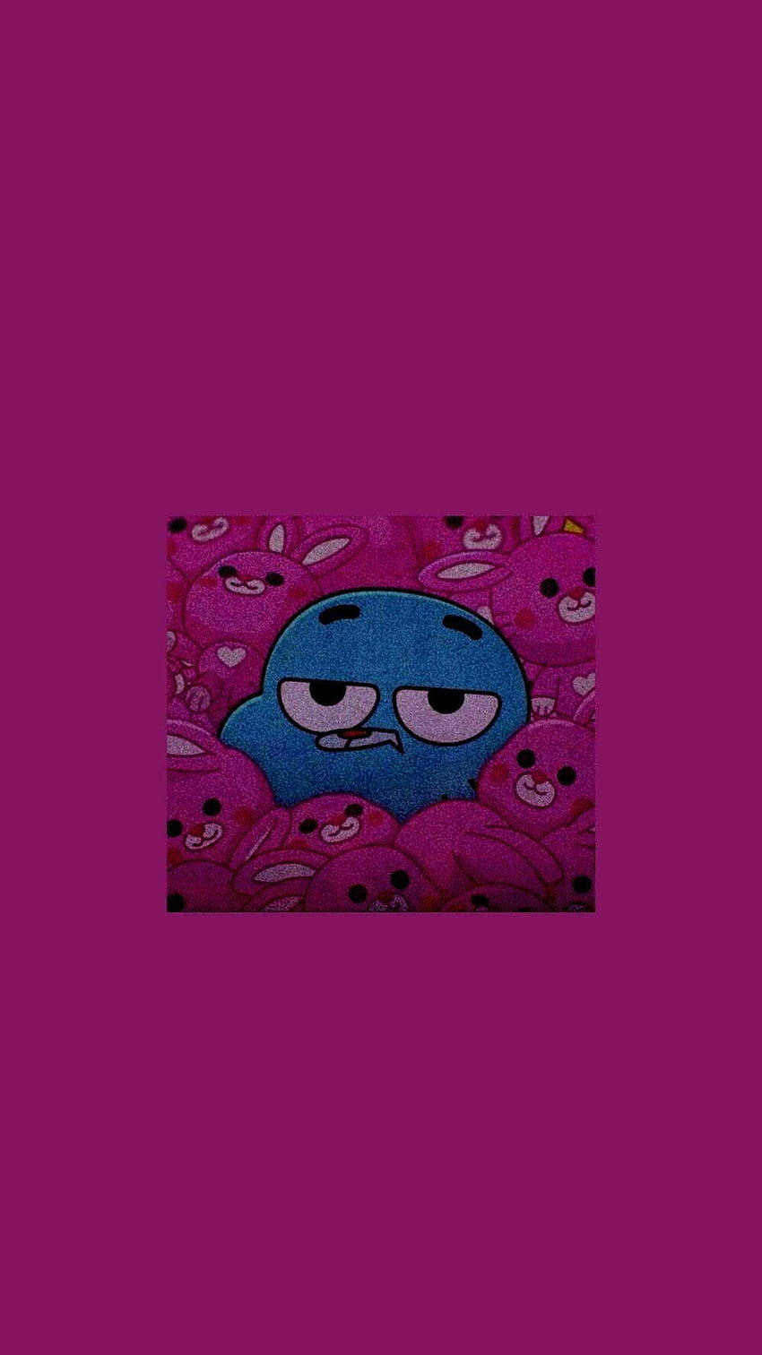 Gumball Aesthetic 桌布 壁紙 — 一個藍色卡通角色帶著疲倦的眼睛，被粉紅色兔兔面孔包圍，背景是純洋紅色。