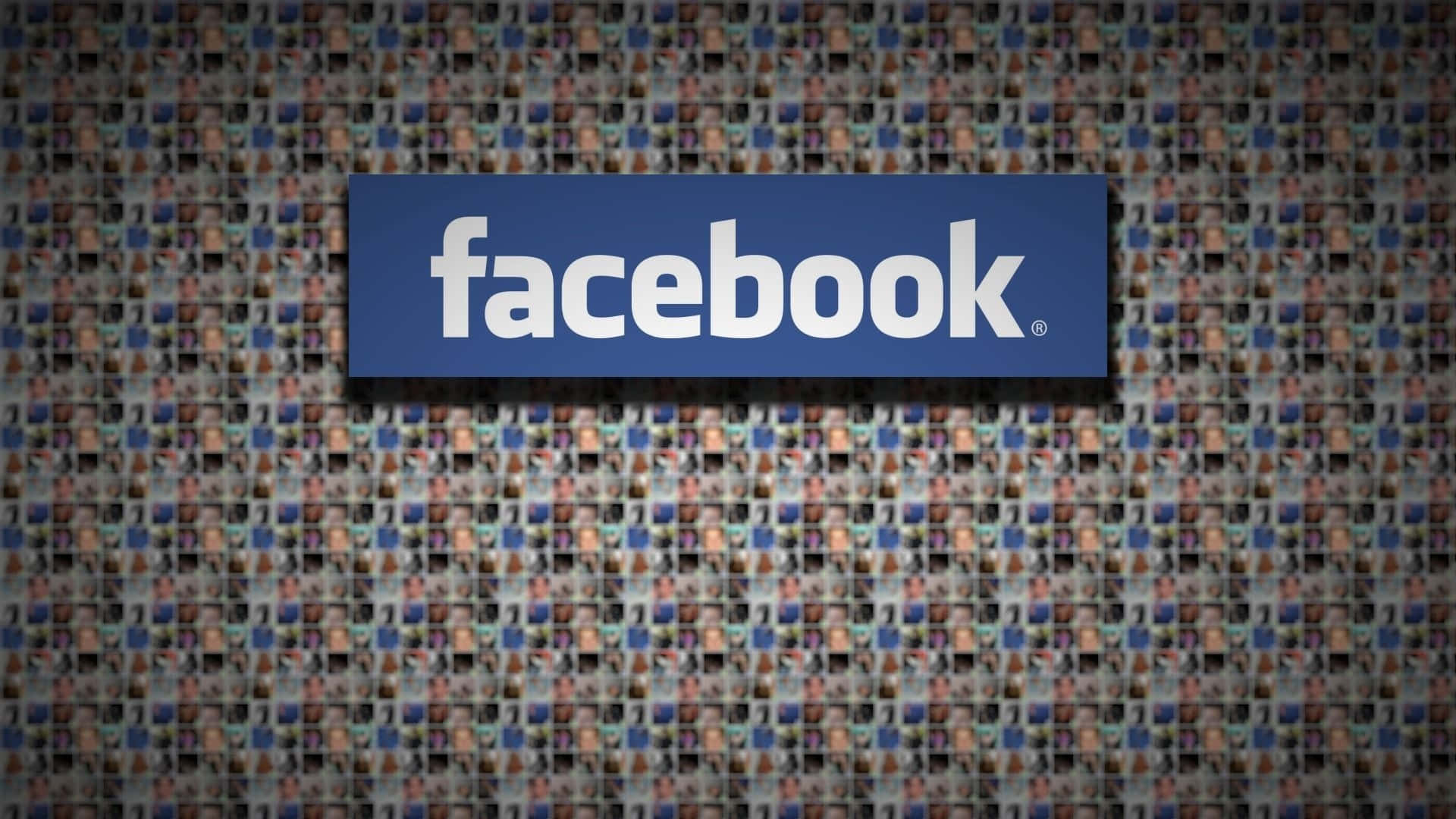Social Media Icons 桌布 壁紙 — 一個藍色的Facebook標誌，置中在小型用戶個人資料圖片的馬賽克上方。