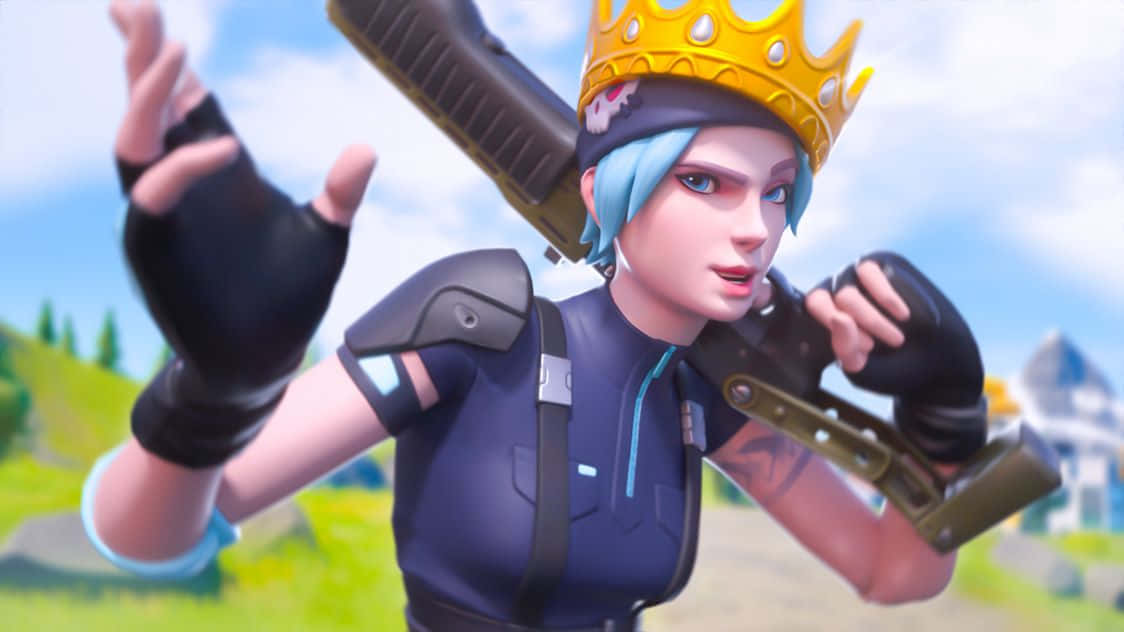 Fortnite 桌布 壁紙 — 一個藍色頭髮、戴著金色皇冠的Fortnite角色在明亮的戶外環境中手持武器並做手勢。