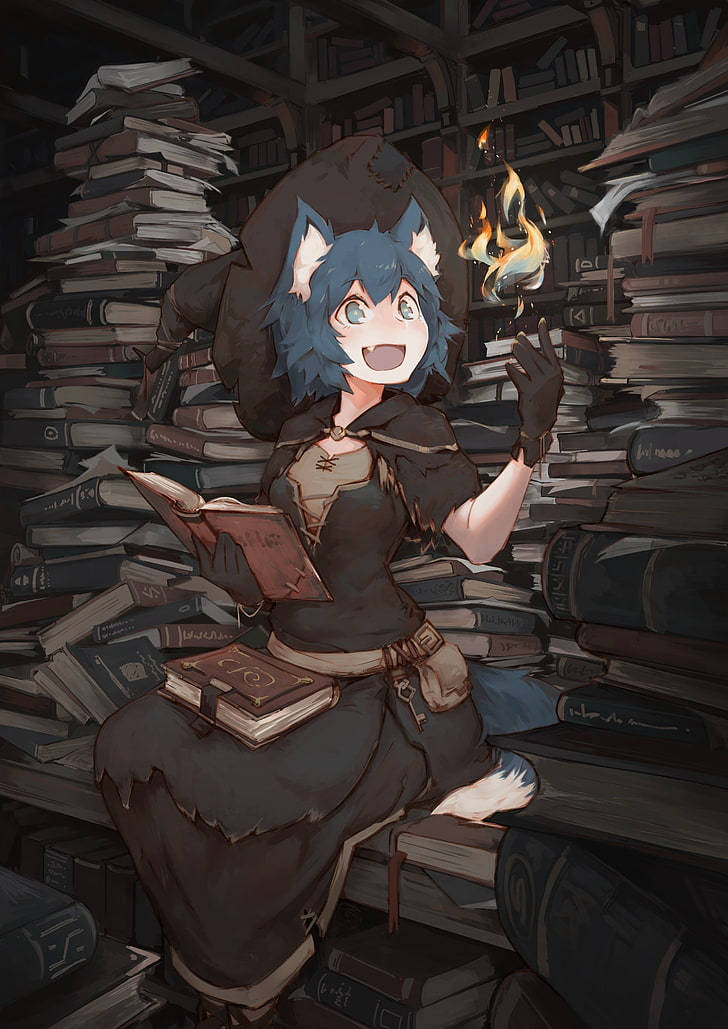 Library 桌布 壁紙 — 一個藍色頭髮、狐狸耳朵的開心女孩坐在昏暗的圖書館裡，周圍是高聳的書堆，一手拿著漂浮的火焰，另一手拿著一本打開的書。
