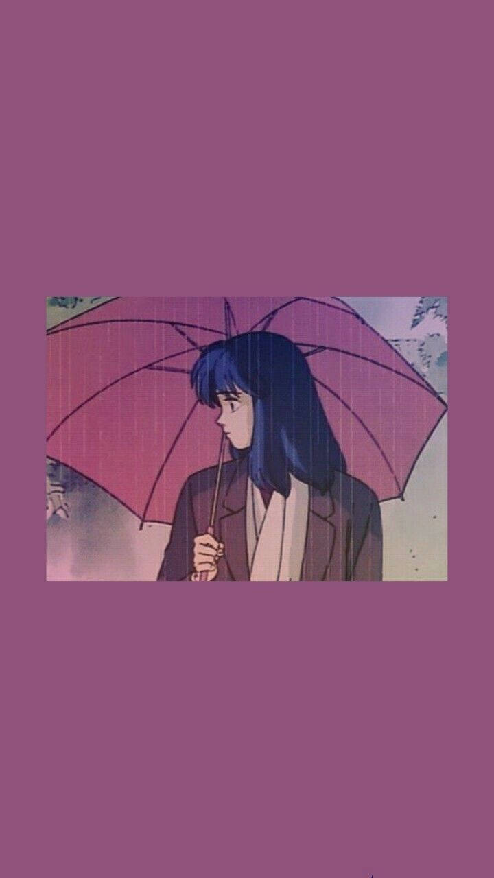 可愛動漫 桌布 壁紙 — 一個藍色頭髮的憂鬱動漫女孩在柔和的紫色場景中撐著粉紅色雨傘擋雨。