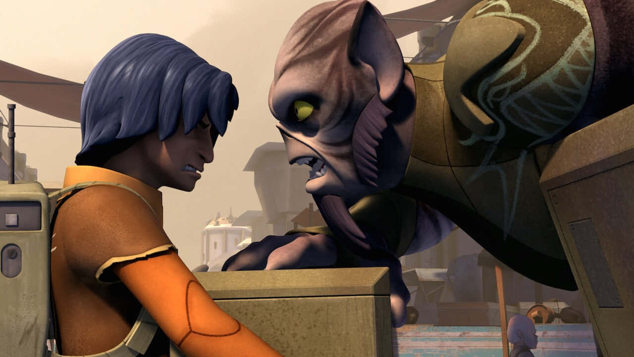 Zeb Orrelios 桌布 壁紙 — 一個藍髮人類在灰暗的城市環境中對峙一個帶有發光黃色眼睛的威脅性外星人。