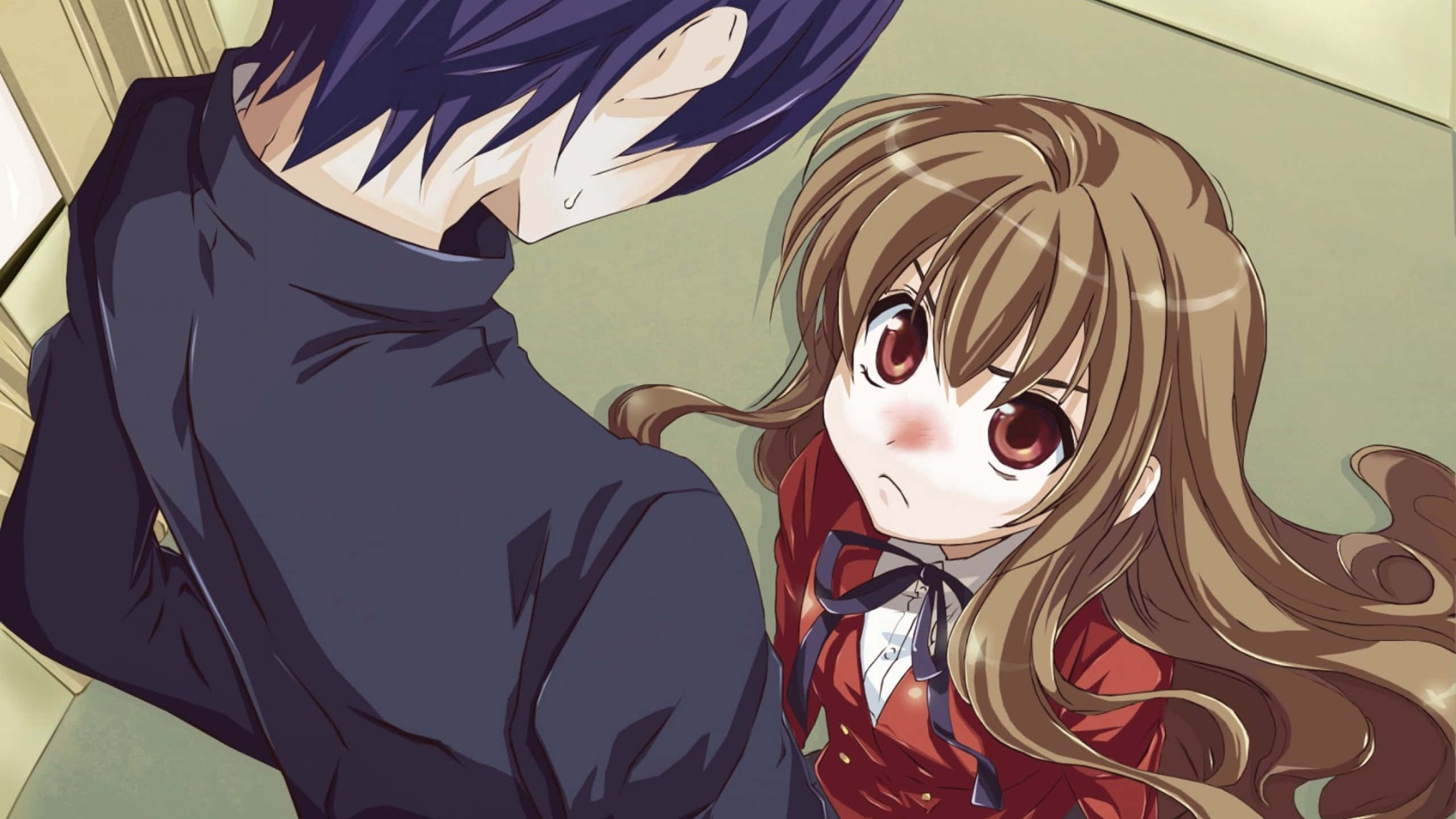 Toradora 桌布 壁紙 — 一個藍髮動漫男孩在室內靠近一個臉紅的棕髮女孩，她穿著紅色校服。