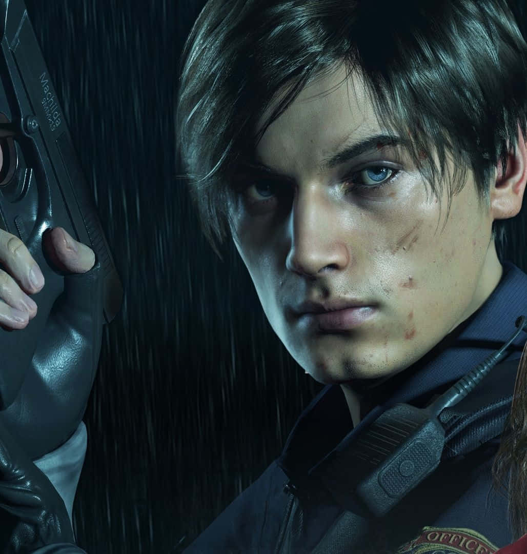 Resident Evil iPhone 桌布 壁紙 — 一個被雨淋濕、藍眼睛帶疤痕的年輕男子，在黑暗的城市環境中緊握手槍，專注地凝視。