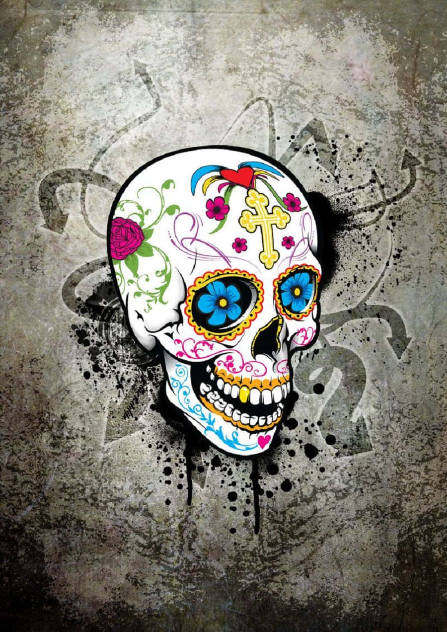 Day Of The Dead 桌布 壁紙 — 一個裝飾鮮豔的糖骷髏，擁有藍色眼睛和花卉圖案，在粗糙紋理的灰色背景上格外突出。
