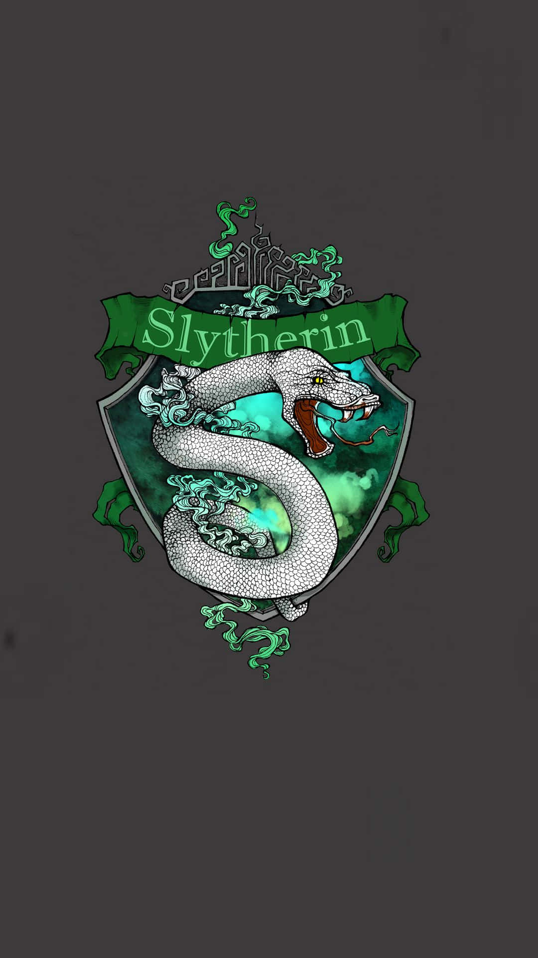 Slytherin Phone 桌布 壁紙 — 一個詳細的史萊哲林學院徽章，在深灰色背景上，綠色盾牌上有一條盤繞的白蛇。