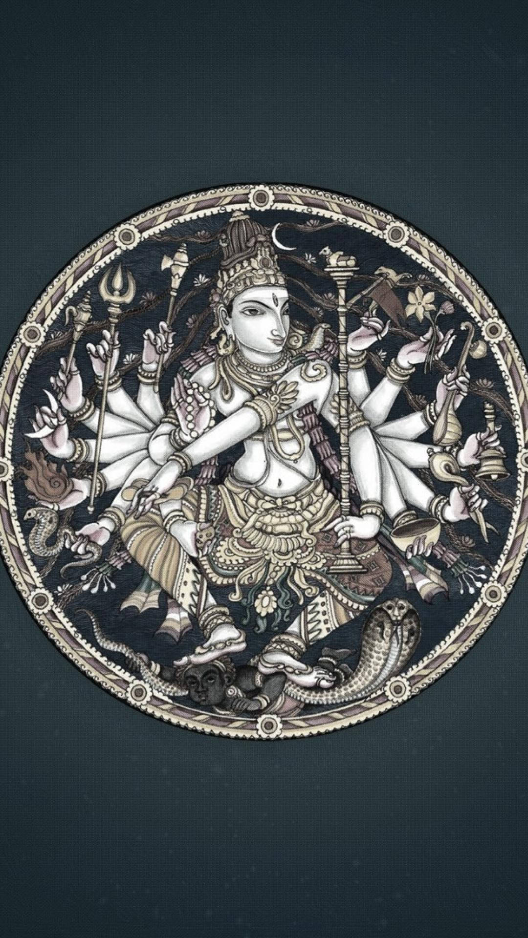 hindu iPhone 桌布 壁紙 — 一個詳細的圓形插圖，描繪了一位多臂印度教女神，飾有珠寶並手持象徵性武器，背景為深色。