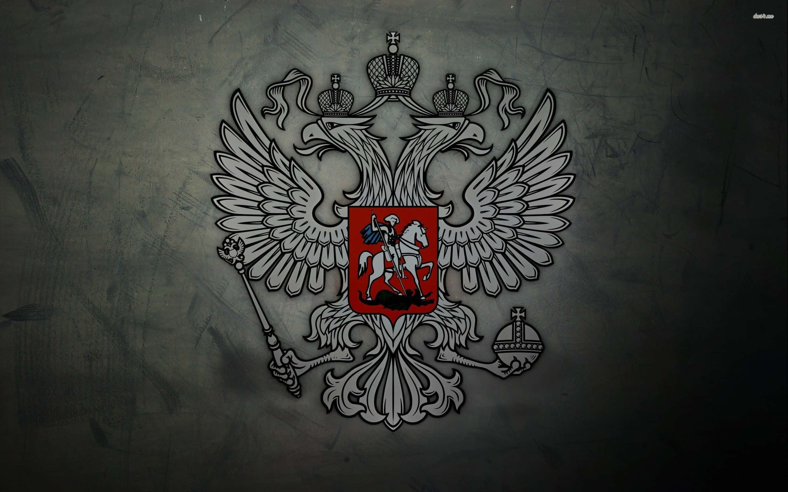 Russian 桌布 壁紙 — 一個詳細的雙頭鷹徽章，帶有紅色盾牌，上面有一位騎馬的騎士，在紋理深灰色背景上脫穎而出。