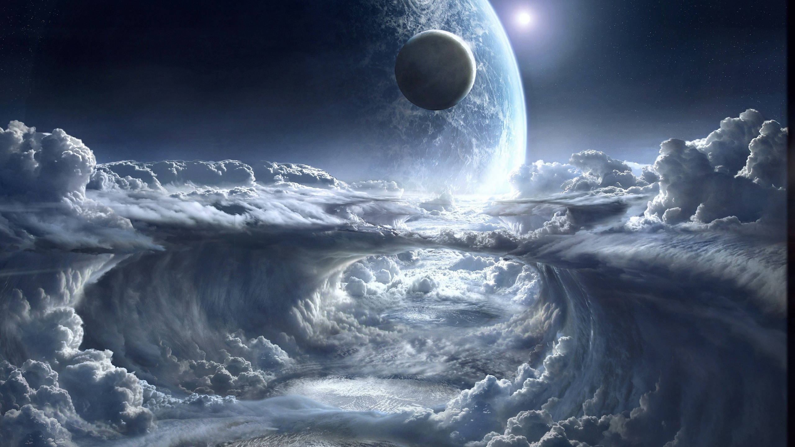 Space 2560x1440 桌布 壁紙 — 一個超現實的宇宙場景，一顆行星和月亮漂浮在翻騰的雲海之上，下方有一顆明亮的星星。