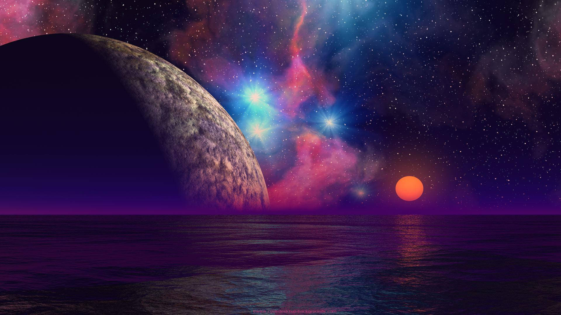 日落 桌布 壁紙 — 一個超現實的宇宙海景，有巨大的隕石坑月亮、發光的星雲，以及一顆橙色的夕陽映照在黑暗的水面上。
