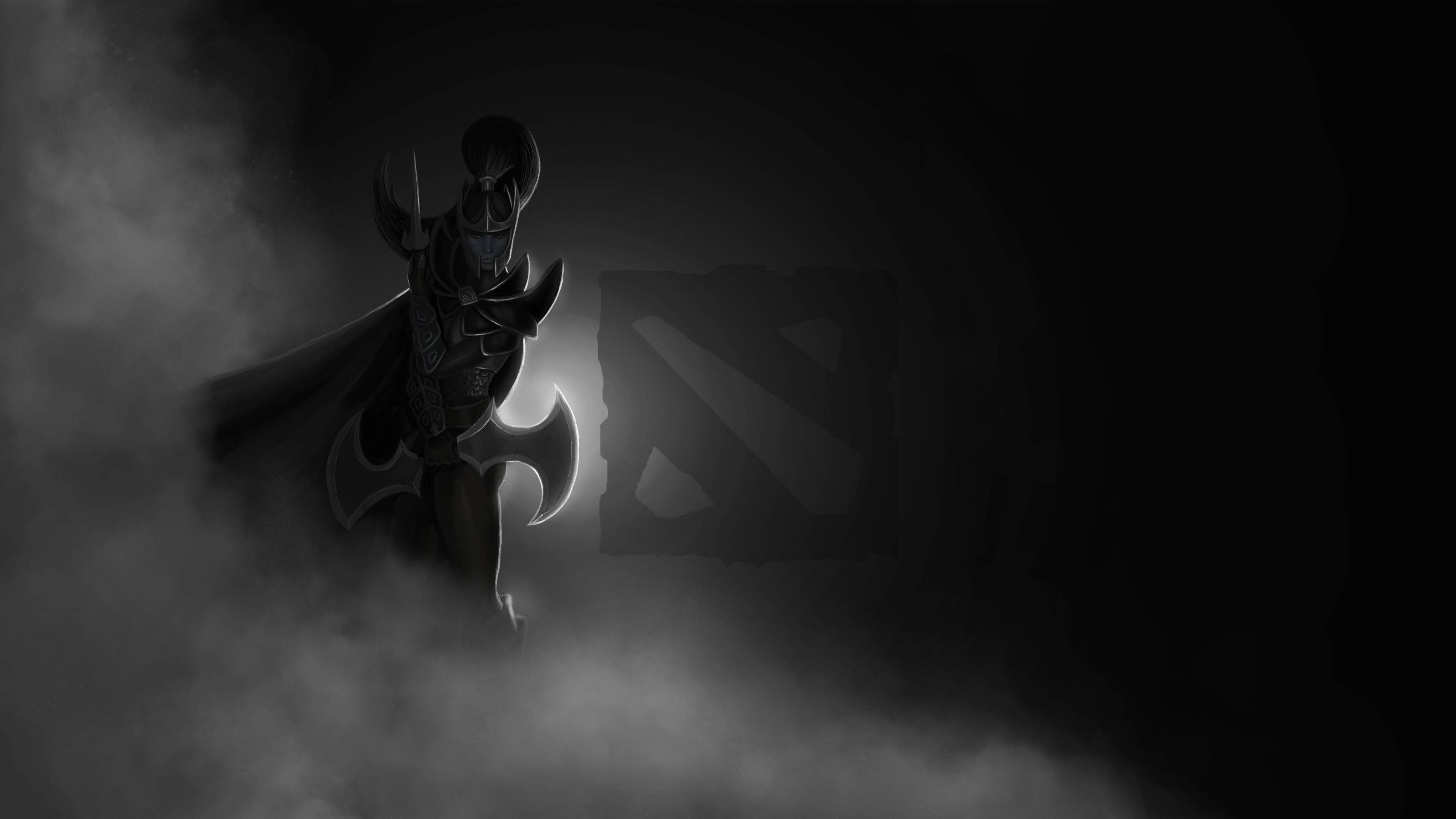 dota 2 4K 桌布 壁紙 — 一個身穿暗色鎧甲的戰士，披著斗篷，手持斧頭，從迷霧中出現，背景是發光的標誌，呈現陰影單色調。