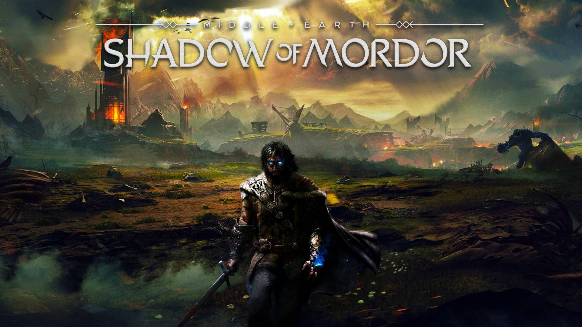 middle earth shadow of war 桌布 壁紙 — 一個身穿暗色鎧甲的戰士，擁有發光的藍色眼睛，站在荒涼的戰場上，暴風雨的天空下，遠處的塔樓在燃燒。