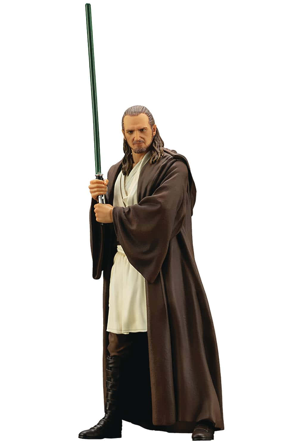 Qui-gon Jinn 桌布 壁紙 — 一個身穿棕色長袍、手持綠色光劍的絕地大師精細人偶，背景為純白色。