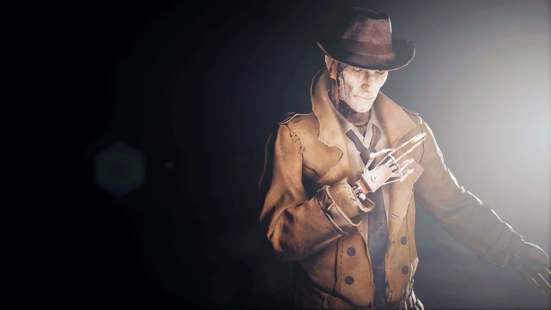 Nick Valentine 桌布 壁紙 — 一個身穿棕色風衣和軟呢帽的可怕骷髏人物，在昏暗燈光下站著，有一隻發光的機械手。