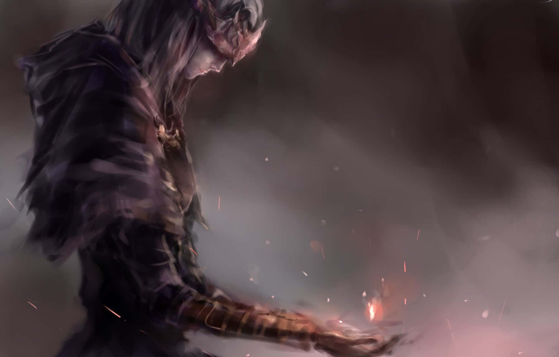 Fire Keeper 桌布 壁紙 — 一個身穿深色盔甲的披風戰士跪在迷霧中，伸出的手飛出火花，營造出陰鬱的數位藝術場景。