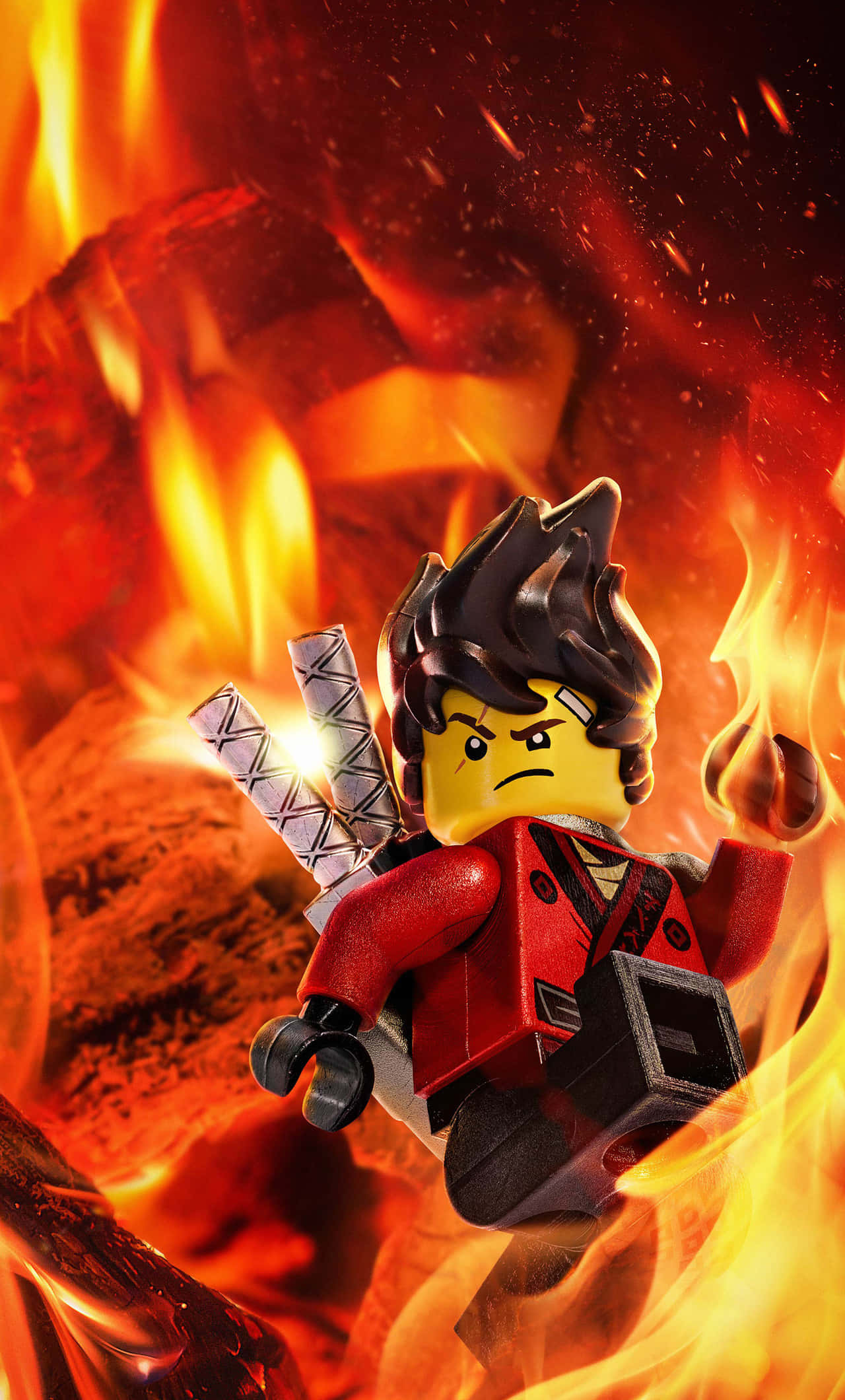 Animated 桌布 壁紙 — 一個身穿紅色盔甲的LEGO忍者戰士，在咆哮的火焰和發光的餘燼中挑釁地站立。