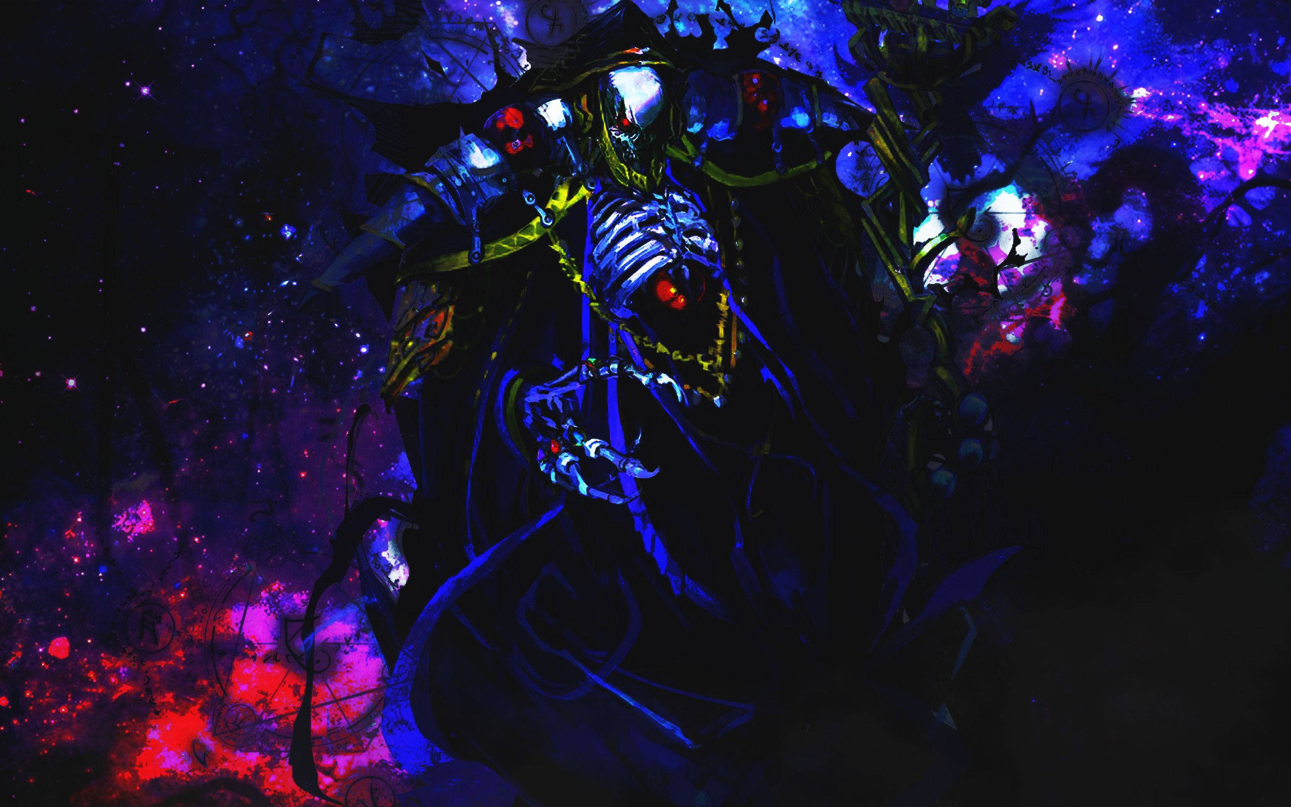 Overlord 桌布 壁紙 — 一個身穿華麗盔甲的骷髏戰士，站在充滿電光藍和火焰紅的宇宙星雲中。