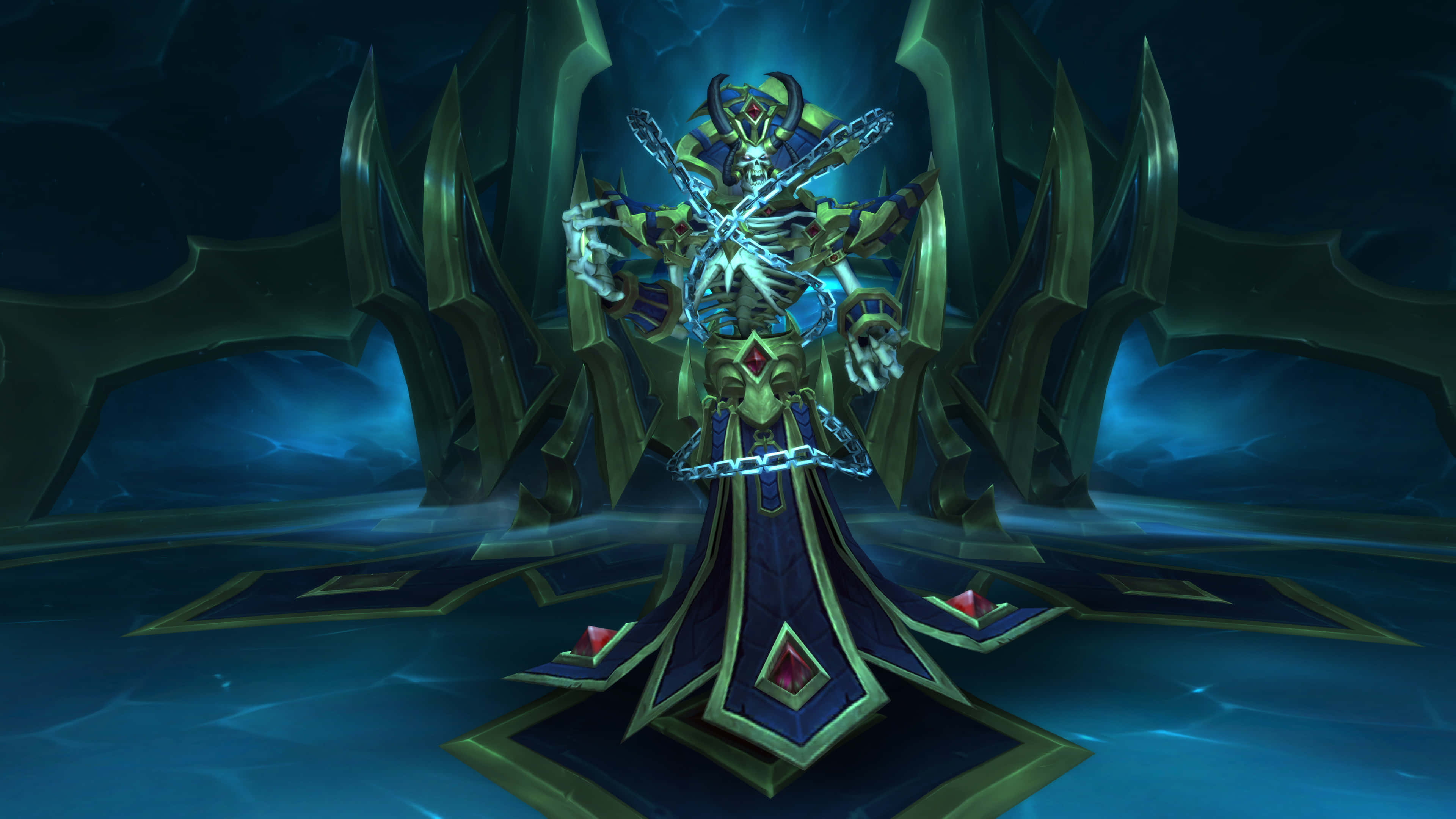 World Of Warcraft Shadowlands 桌布 壁紙 — 一個身穿華麗金色盔甲的骷髏術士，站在黑暗洞穴般的王座廳中一個發光的平台上。