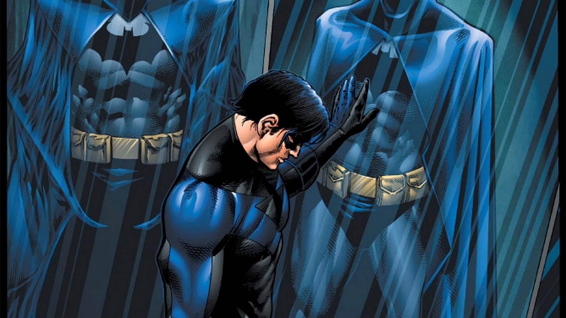 Nightwing 桌布 壁紙 — 一個身穿藍色西裝的蝙蝠俠人偶，在燈光昏暗的房間裡，莊嚴地向兩個懸掛著的蝙蝠俠服裝鞠躬。