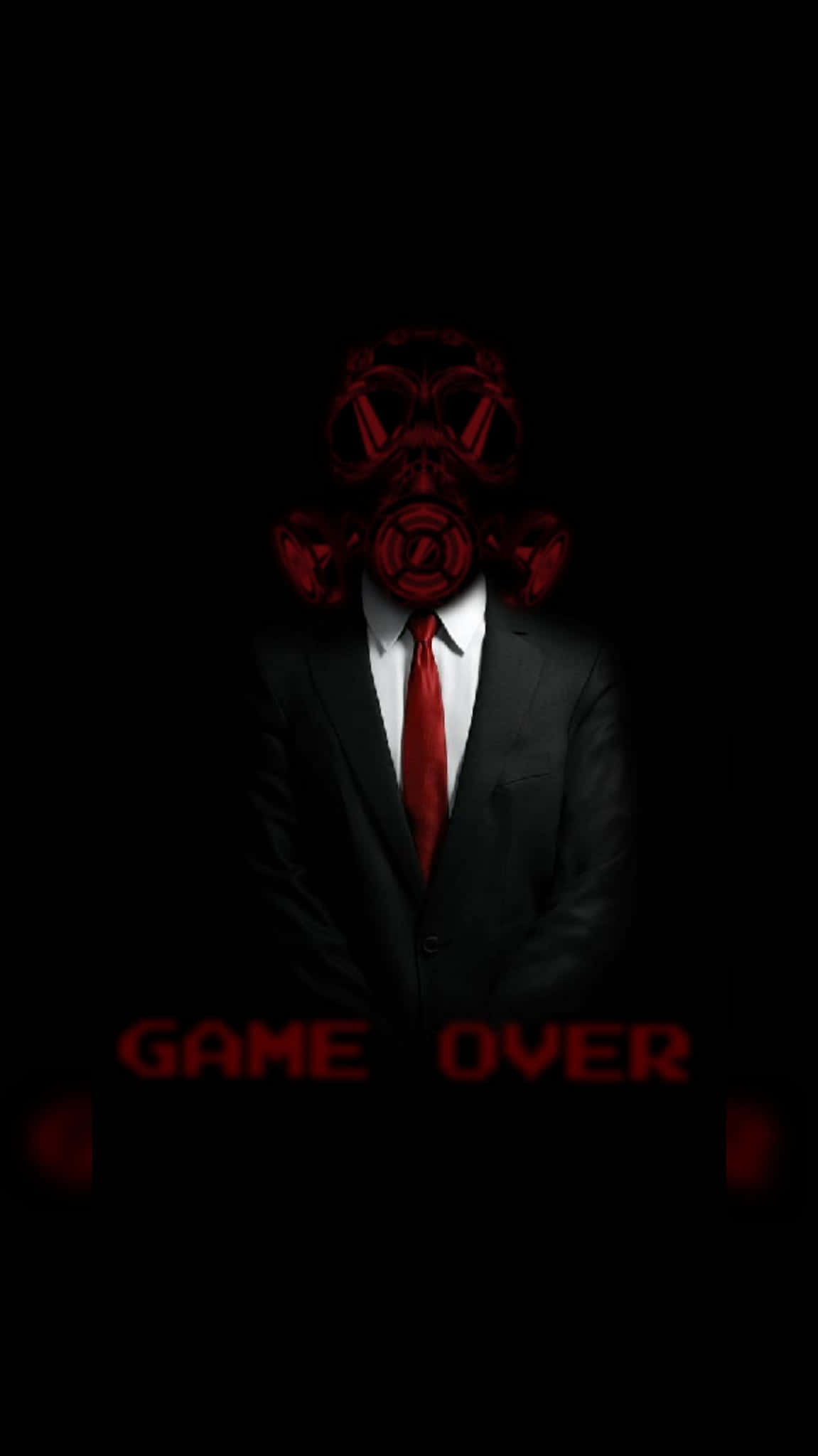 Dark Game Over 桌布 壁紙 — 一個身穿西裝和紅色領帶的人物，在黑色背景上戴著發光的紅色防毒面具，並帶有「GAME OVER」文字。