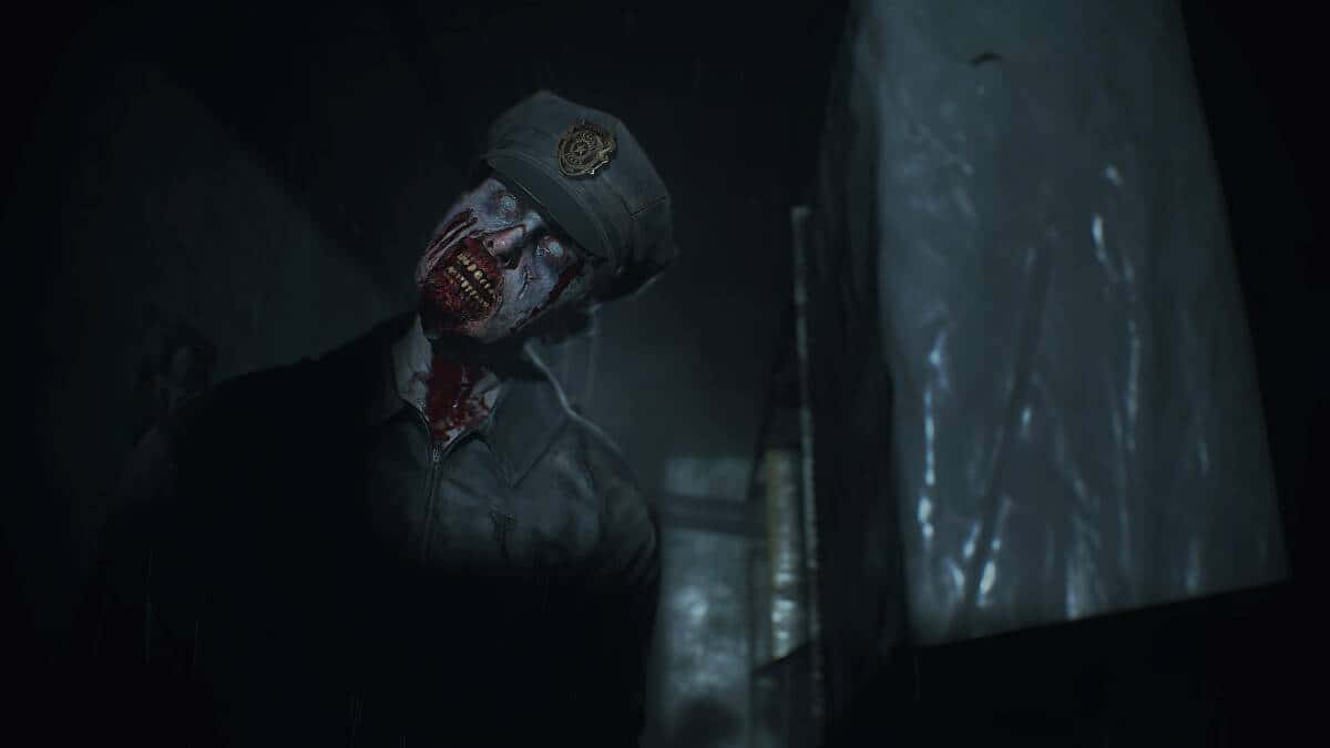 Scary Zombie 桌布 壁紙 — 一個身穿軍裝和軍帽、血跡斑斑的殭屍潛伏在黑暗的雨巷中。