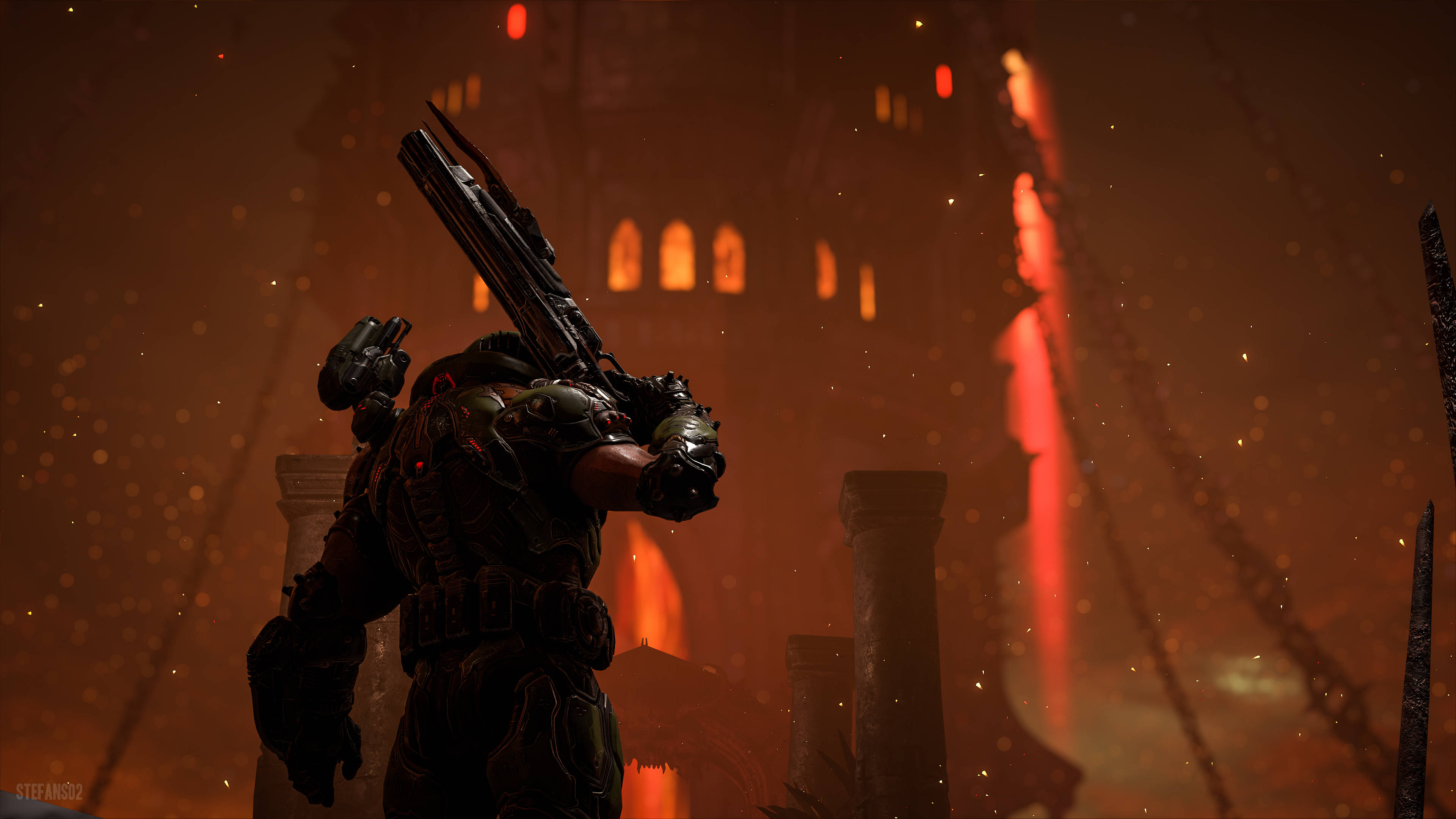 Doom 4K 桌布 壁紙 — 一個身穿重甲的戰士站在燃燒的廢墟中，手持巨大武器，破碎的拱門中透出熾熱的橙色光芒。