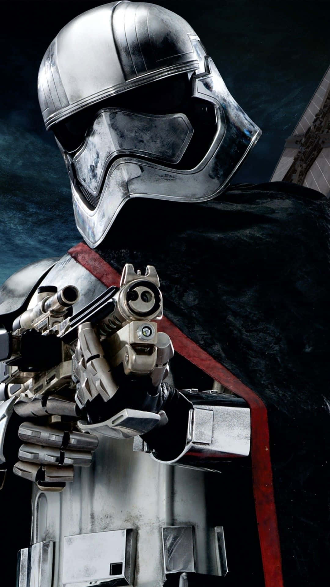 Captain Phasma 桌布 壁紙 — 一個身穿銀色盔甲、威嚇性的第一秩序風暴兵在黑暗暴風雨的天空下握著爆能槍。