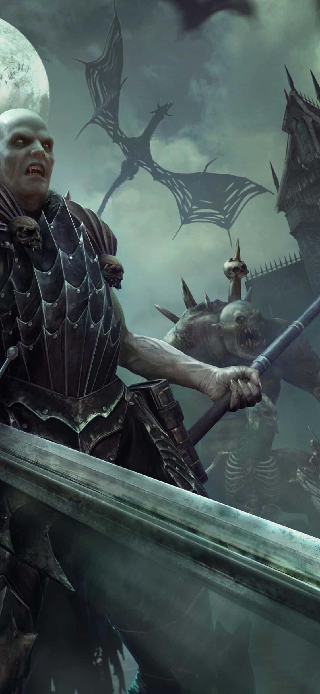 iPhone X Total War Warhammer 桌布 壁紙 — 一個身穿飾有骷髏胸甲的威嚇裝甲戰士，在滿月下揮舞巨劍，骷髏生物和蝙蝠翼龍在暴風雨的哥德式天空中翱翔。