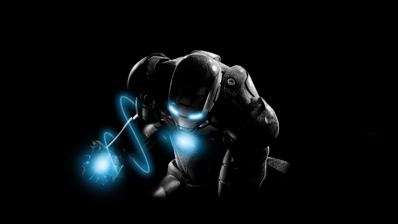 1366x768 Iron Man 桌布 壁紙 — 一個身穿黑色盔甲、擁有發光藍色眼睛和能量武器的人物，在黑色虛空中懸浮。
