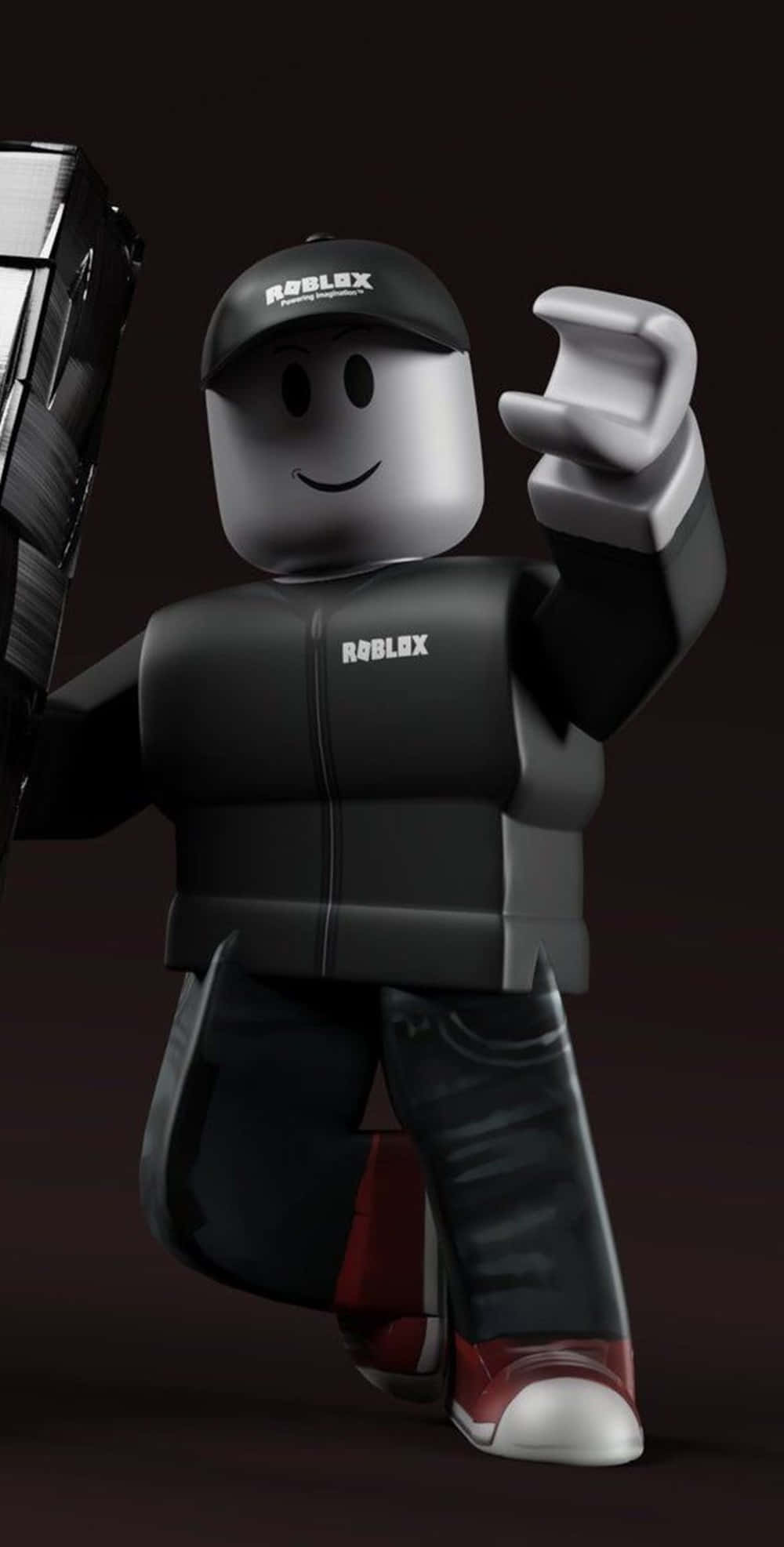 電玩遊戲 桌布 壁紙 — 一個身穿黑色裝備和帽子的 Roblox 角色在深色背景前愉快地揮手。