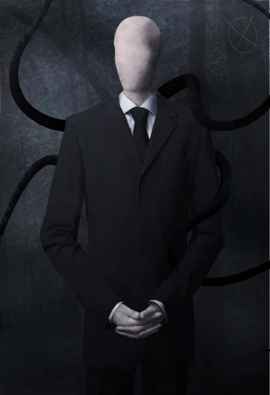 Creepypasta 桌布 壁紙 — 一個身穿黑色西裝的無臉人形站在深色紋理牆前，背後有黑色觸手和一個符號。