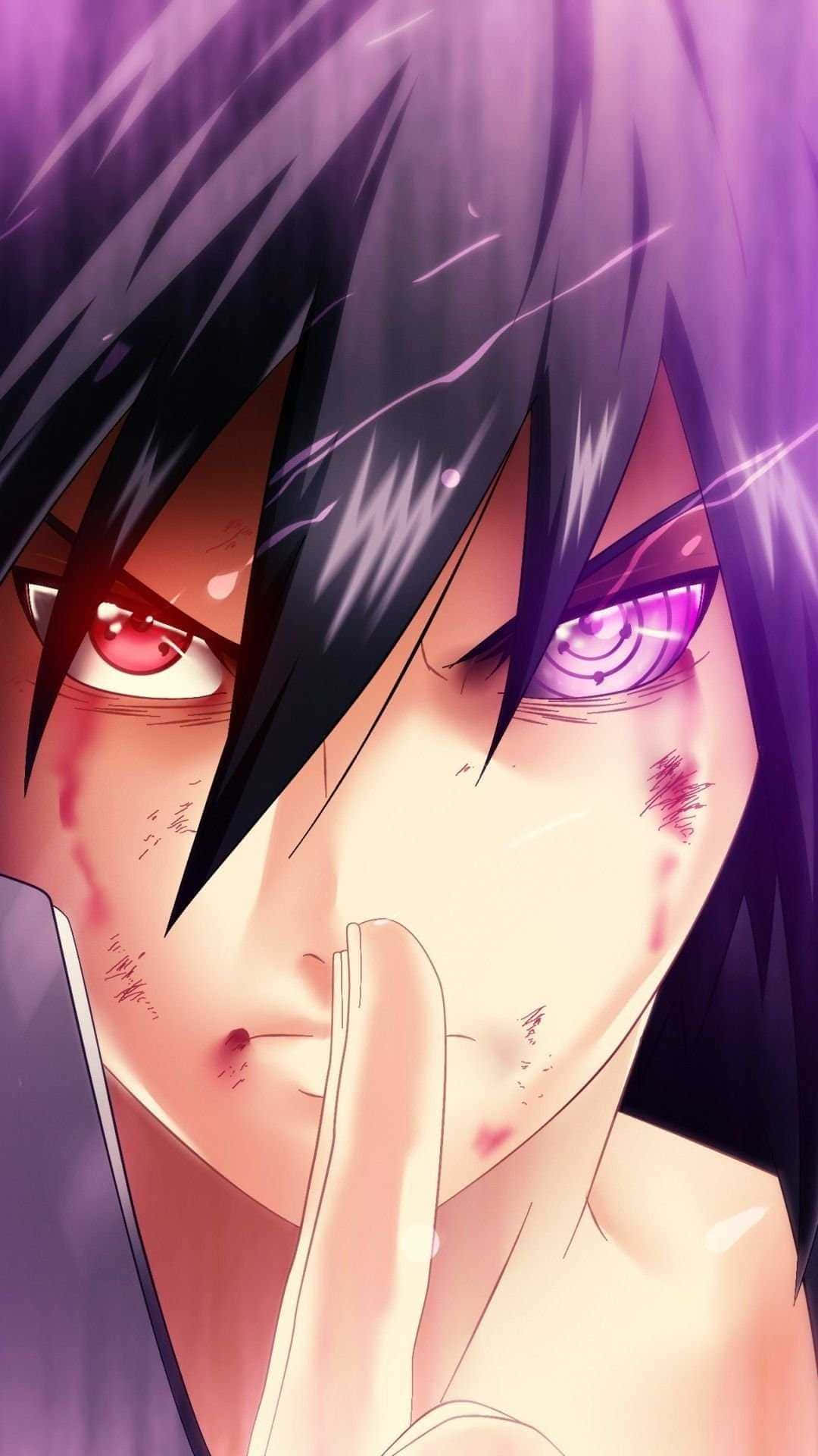 Sasuke 桌布 壁紙 — 一個近距離動漫角色，擁有不相配的紅色和紫色眼睛，滿臉鮮血，在紫色閃電背景下將手指放在嘴唇上。