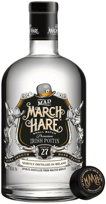 三月 桌布 壁紙 — 一個透明玻璃瓶的 Mad March Hare Irish Pottin，帶有華麗的銀色標籤，上面有高帽和帶翅膀的人物。