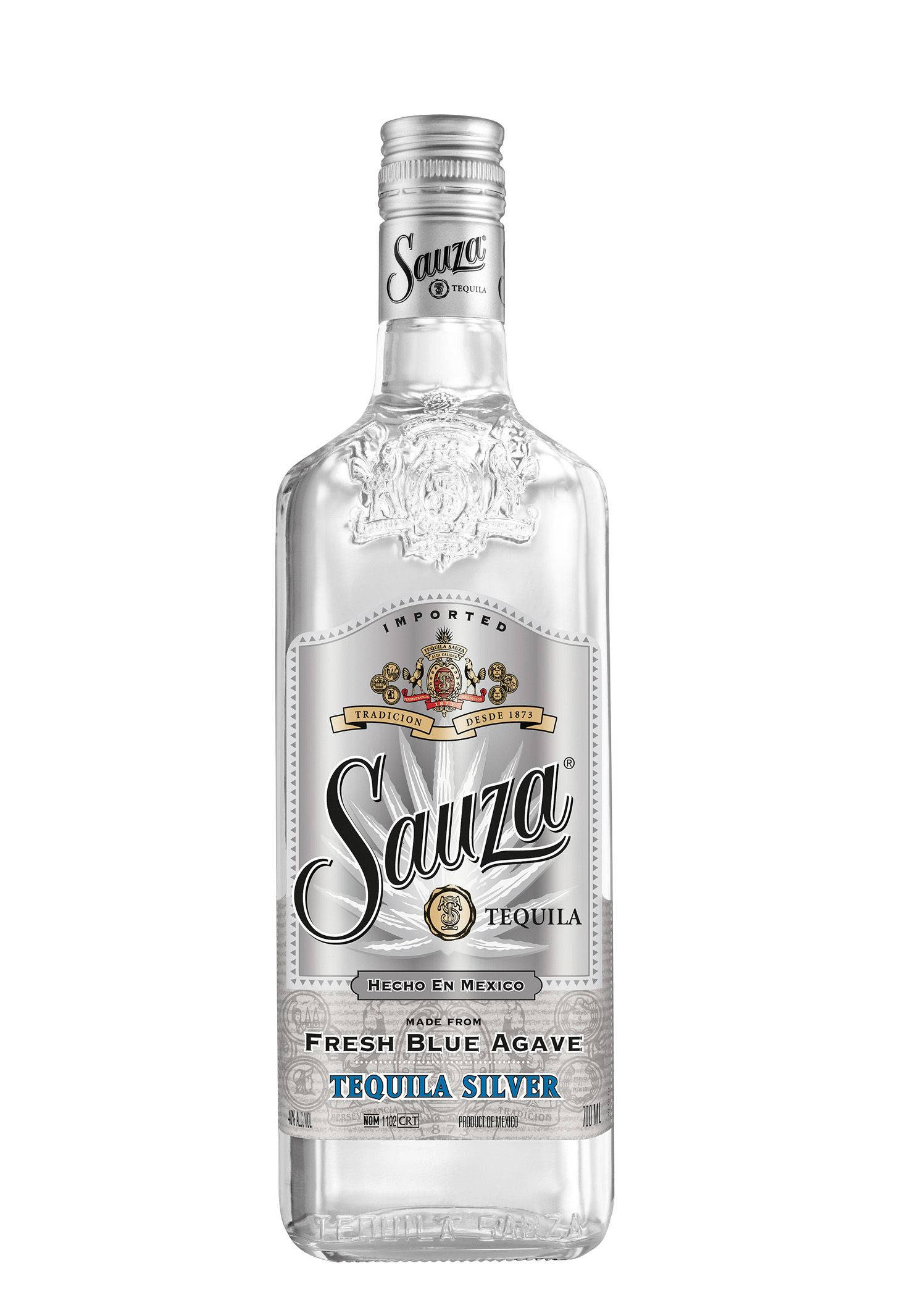高清 桌布 壁紙 — 一個透明玻璃瓶的 Sauza Tequila Silver 孤立地立在純白背景上，展示其優雅的銀色標籤和浮雕徽章。